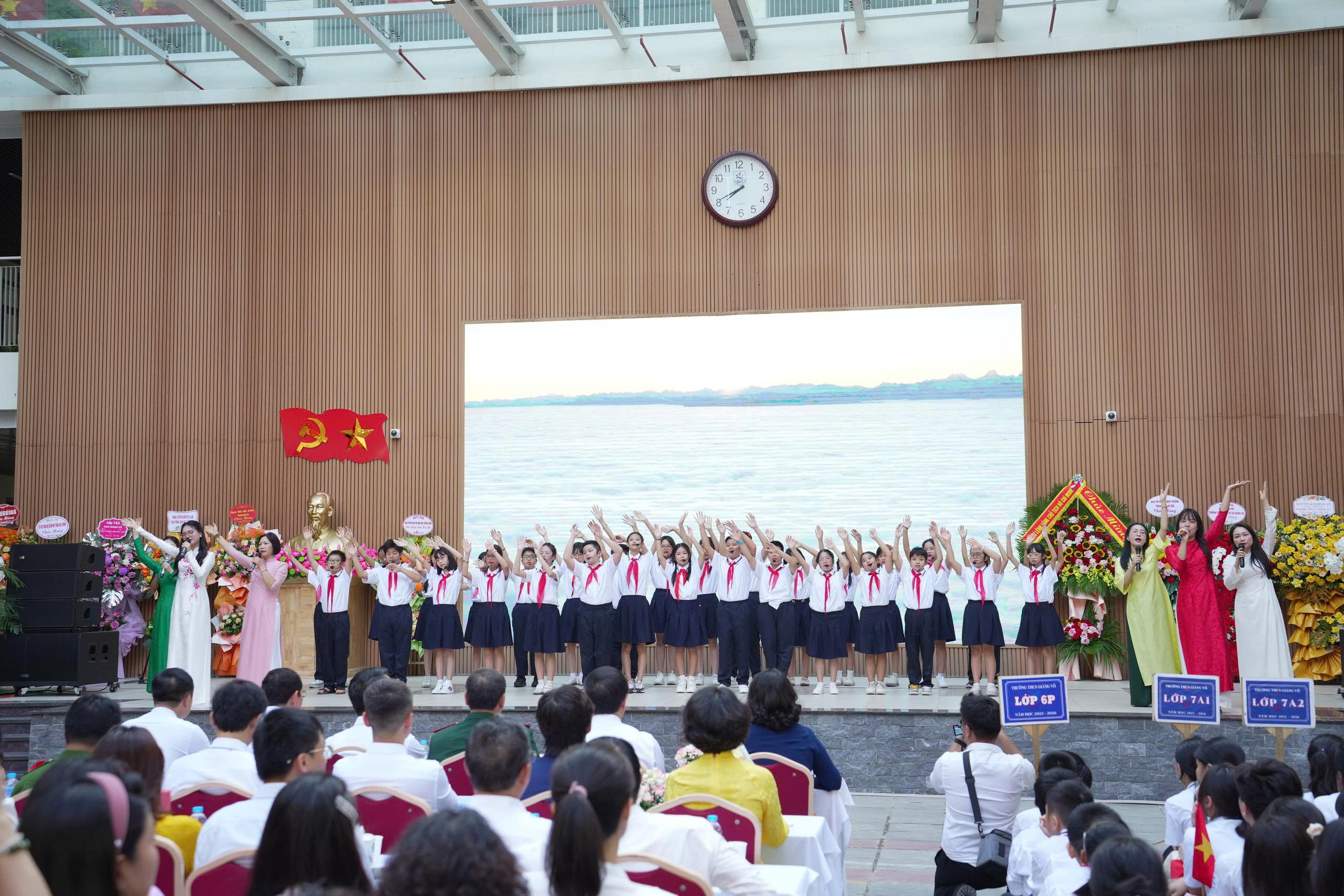 Kỷ niệm 80 năm truyền thống ngành Giáo dục và khai giảng năm học 2025–2026- Ảnh 22. Kỷ niệm 80 năm truyền thống ngành Giáo dục và khai giảng năm học 2025–2026- Ảnh 22.