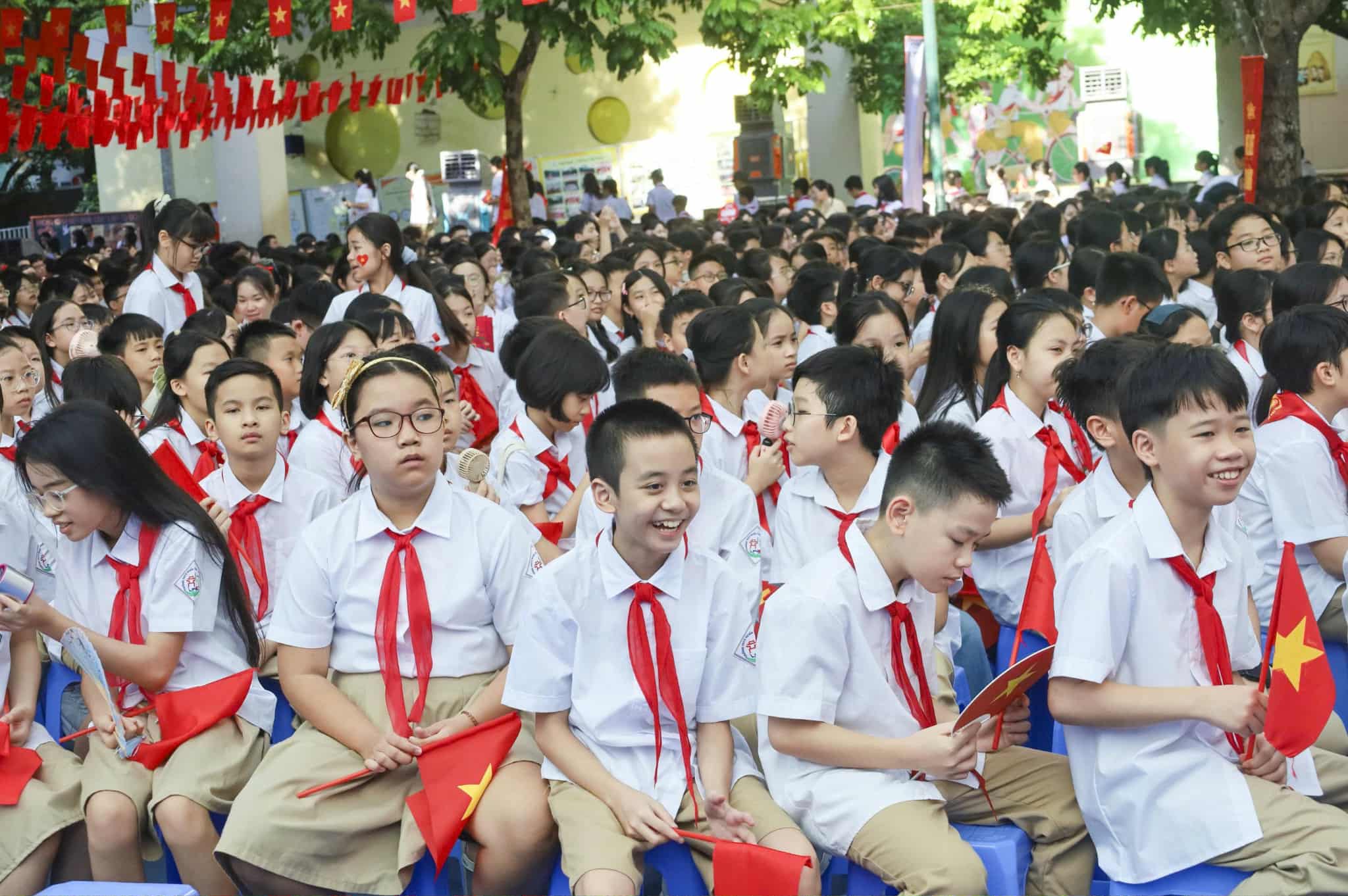 Kỷ niệm 80 năm truyền thống ngành Giáo dục và khai giảng năm học 2025–2026- Ảnh 8. Kỷ niệm 80 năm truyền thống ngành Giáo dục và khai giảng năm học 2025–2026- Ảnh 8.