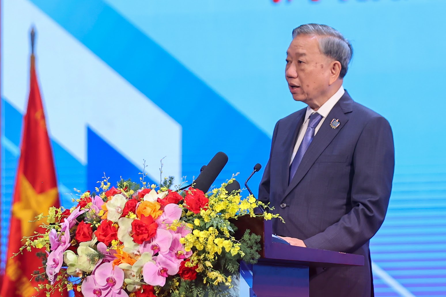 Tổng Bí thư: Xây dựng nền giáo dục hiện đại, nhân văn, góp phần làm rạng danh dân tộc- Ảnh 1. Tổng Bí thư: Xây dựng nền giáo dục hiện đại, nhân văn, góp phần làm rạng danh dân tộc- Ảnh 1.