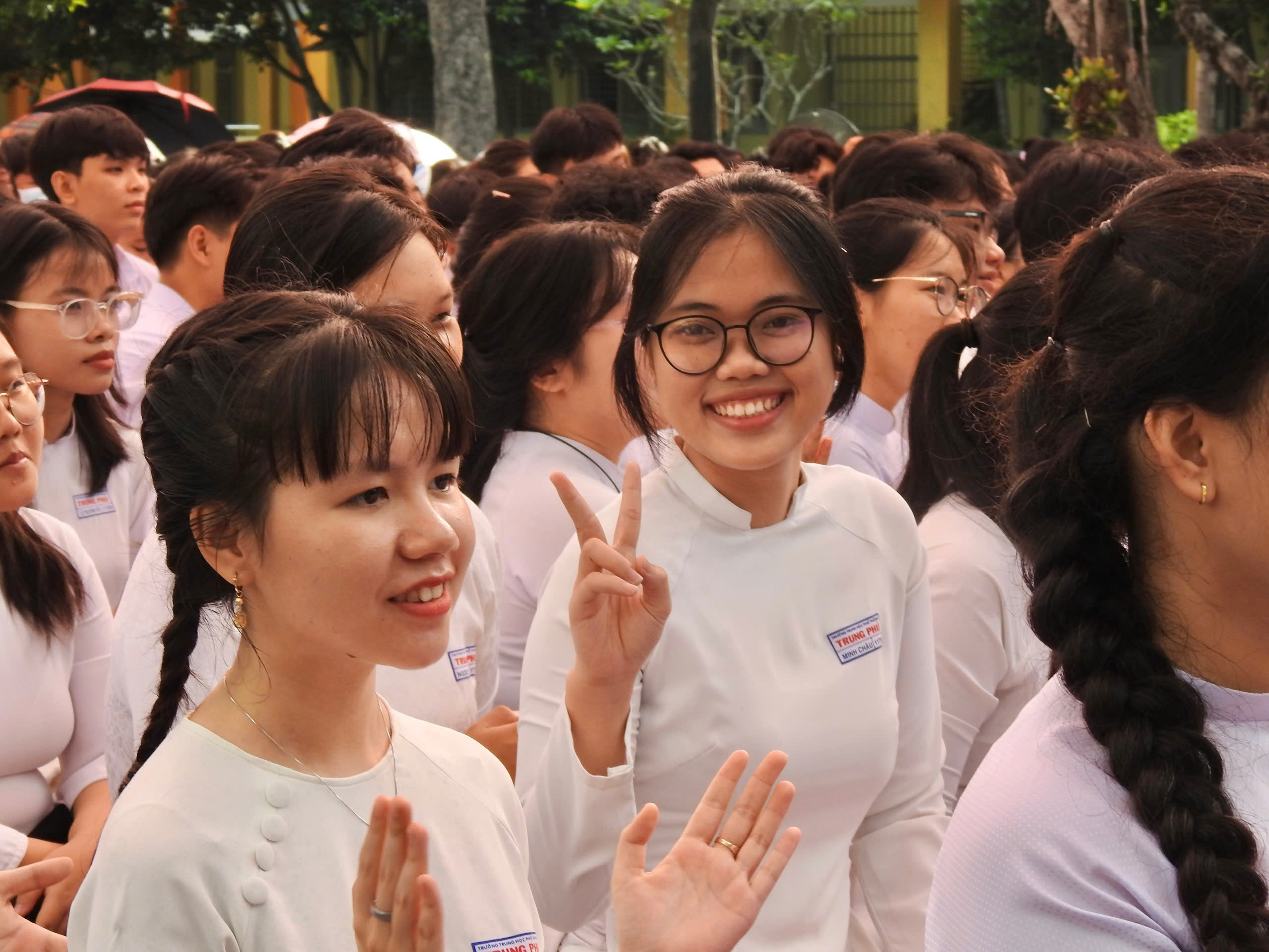 TP.HCM: Nhiều trường học đón Huân chương Lao động trong lễ khai giảng năm học mới- Ảnh 3.