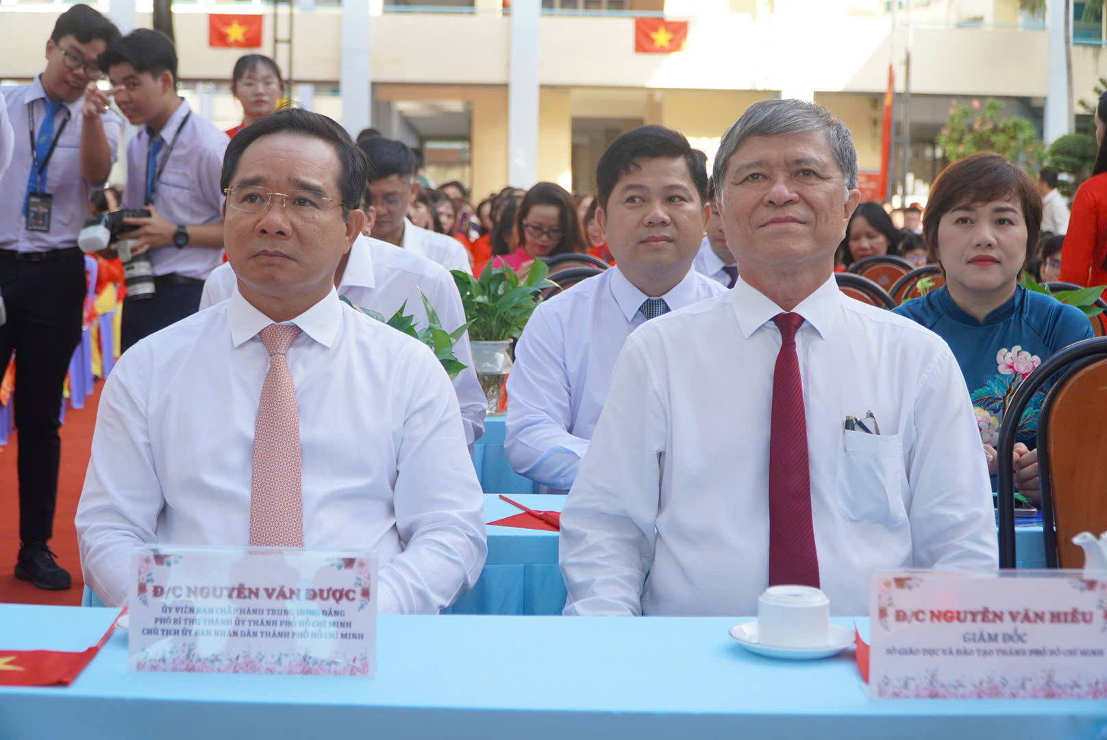 TP.HCM: Nhiều trường học đón Huân chương Lao động trong lễ khai giảng năm học mới- Ảnh 2.