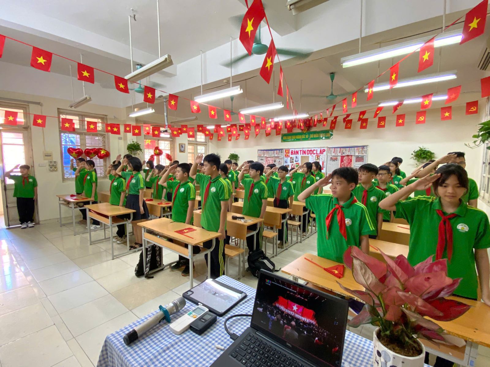 Kỷ niệm 80 năm truyền thống ngành Giáo dục và khai giảng năm học 2025–2026- Ảnh 25. Kỷ niệm 80 năm truyền thống ngành Giáo dục và khai giảng năm học 2025–2026- Ảnh 25.