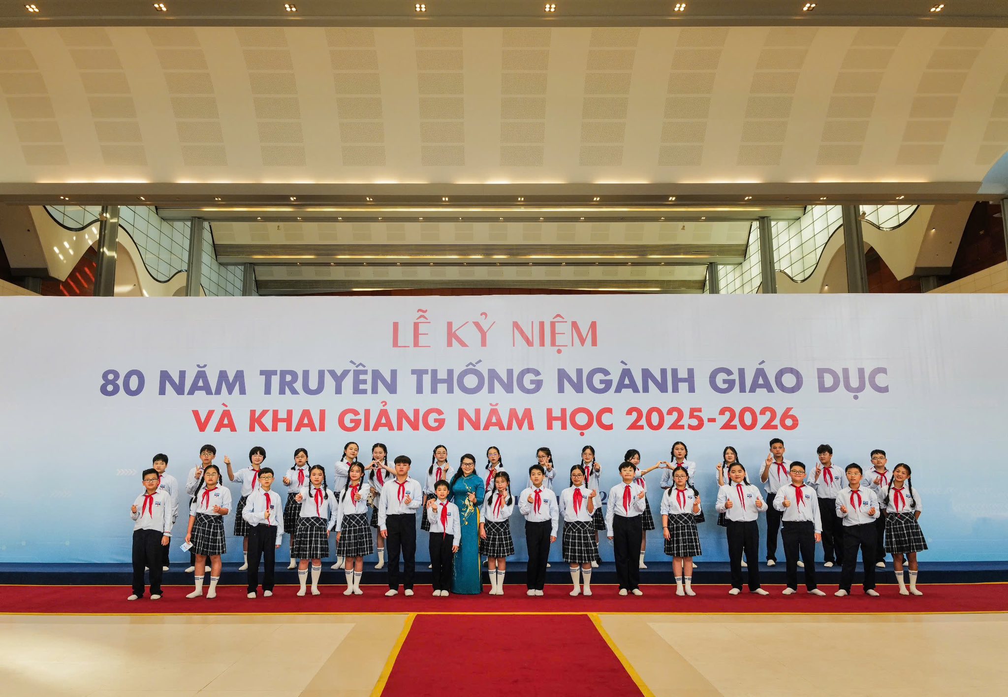 Kỷ niệm 80 năm truyền thống ngành Giáo dục và khai giảng năm học 2025–2026- Ảnh 27. Kỷ niệm 80 năm truyền thống ngành Giáo dục và khai giảng năm học 2025–2026- Ảnh 27.