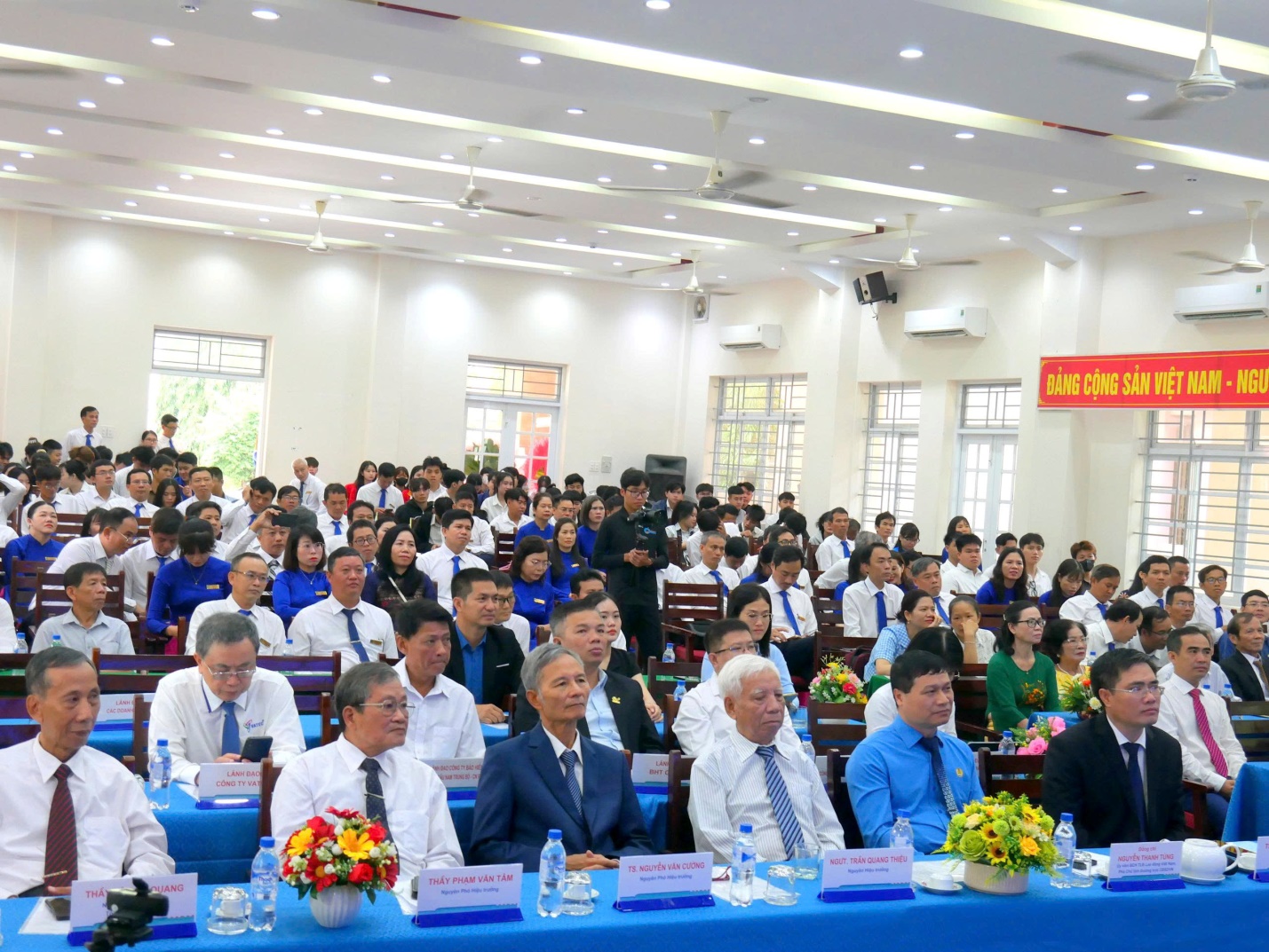 Trường Đại học Xây dựng Miền Trung đón gần 1.000 tân sinh viên vào năm học mới- Ảnh 1. Trường Đại học Xây dựng Miền Trung đón gần 1.000 tân sinh viên vào năm học mới- Ảnh 1.