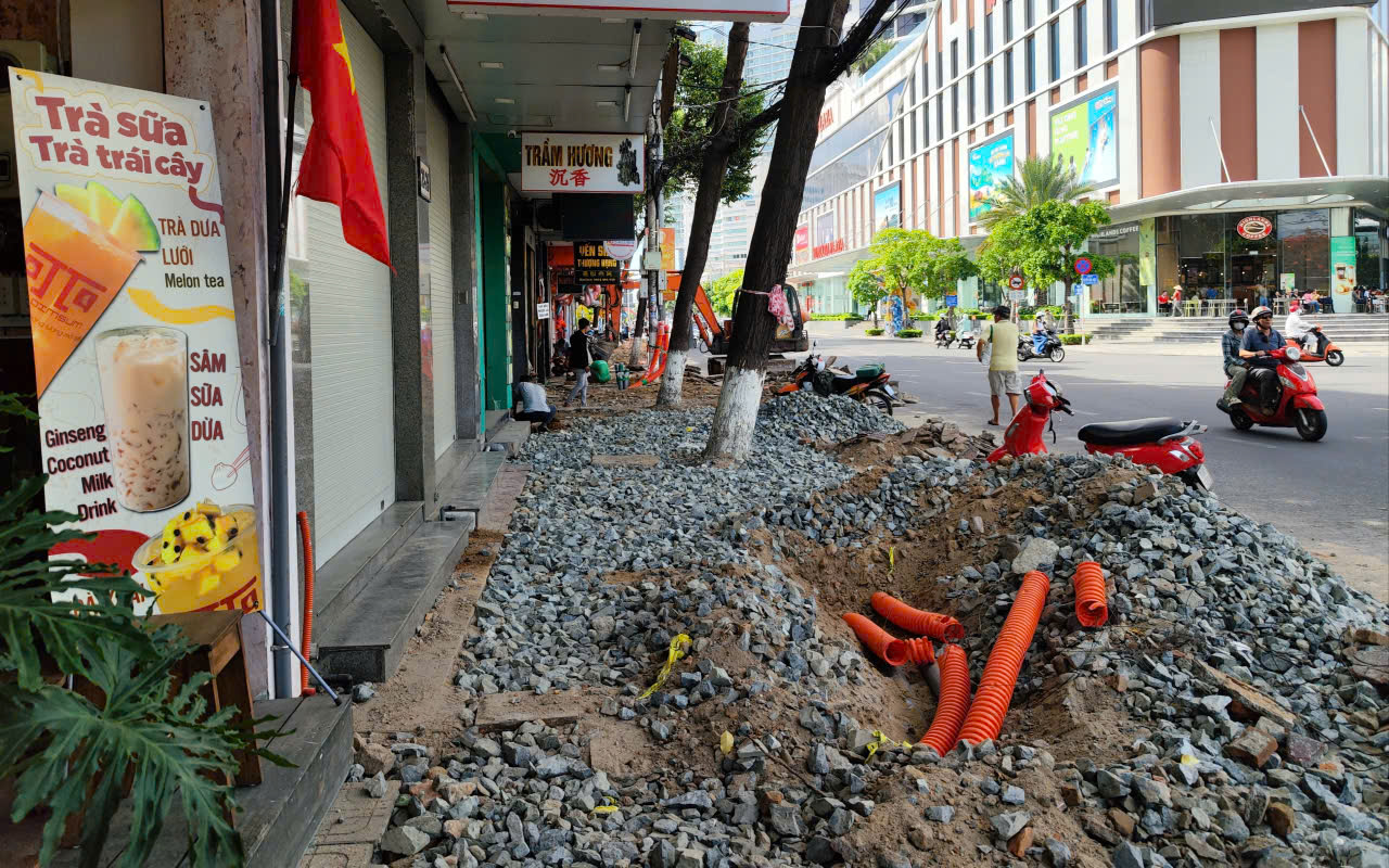 Khánh Hoà: Tập trung giải ngân vốn đầu tư công, phấn đấu tăng trưởng quý III đạt 8,3%- Ảnh 1.