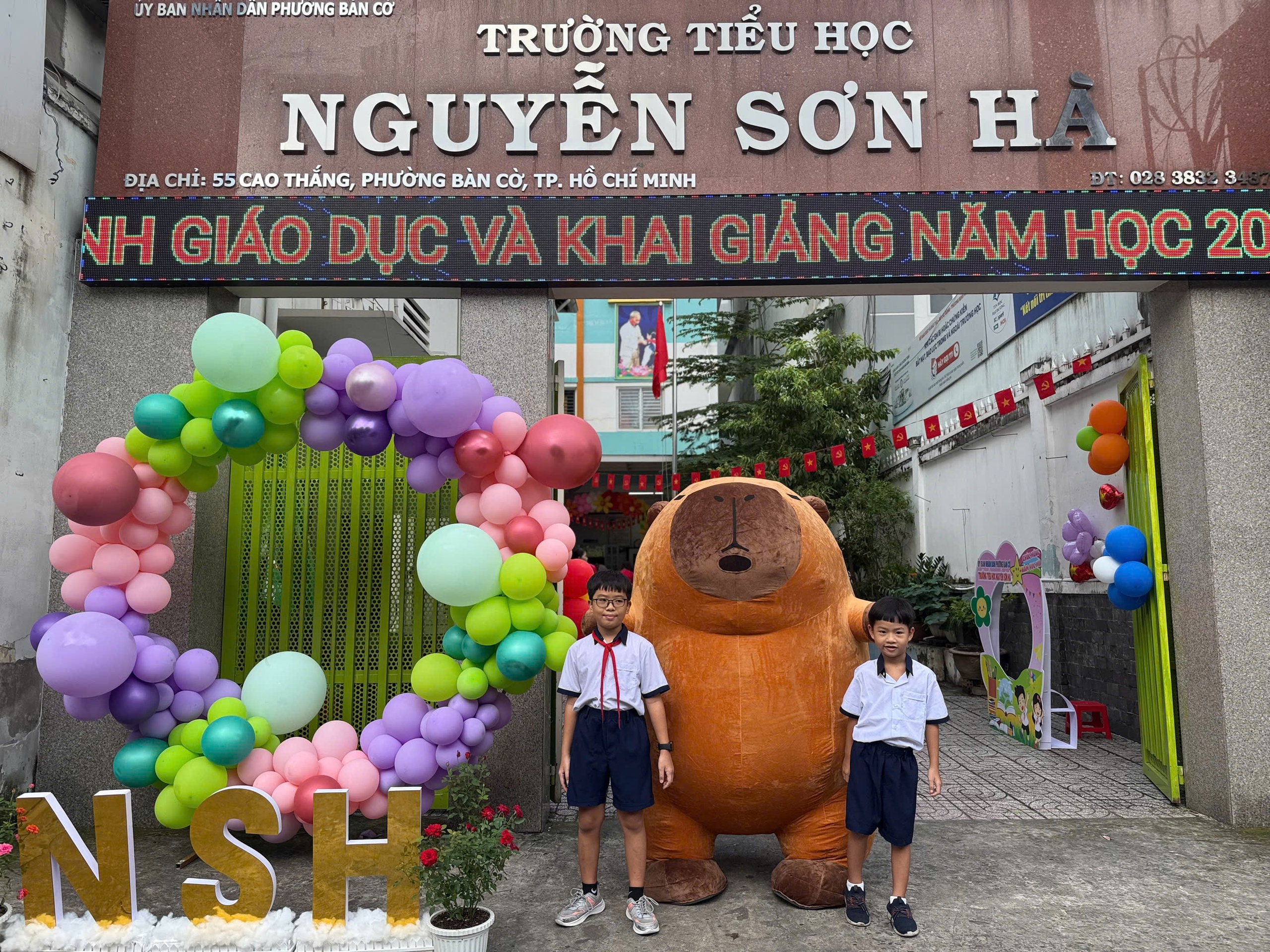 TP.HCM: Nhiều trường học đón Huân chương Lao động trong lễ khai giảng năm học mới- Ảnh 5.