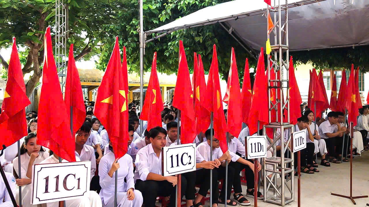 Học sinh toàn quốc hân hoan niềm vui ngày tựu trường- Ảnh 1.