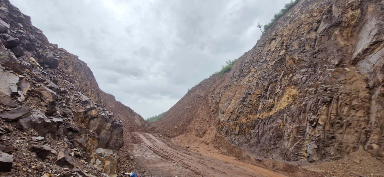 Xuyên núi mở đường kết nối phố núi Lạng Sơn với vùng biển Quảng Ninh- Ảnh 15. Xuyên núi mở đường kết nối phố núi Lạng Sơn với vùng biển Quảng Ninh- Ảnh 15.
