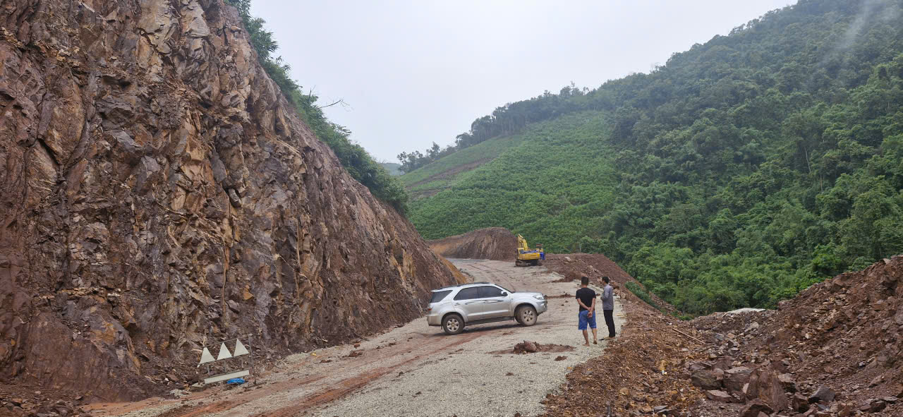 Xuyên núi mở đường kết nối phố núi Lạng Sơn với vùng biển Quảng Ninh- Ảnh 11. Xuyên núi mở đường kết nối phố núi Lạng Sơn với vùng biển Quảng Ninh- Ảnh 11.