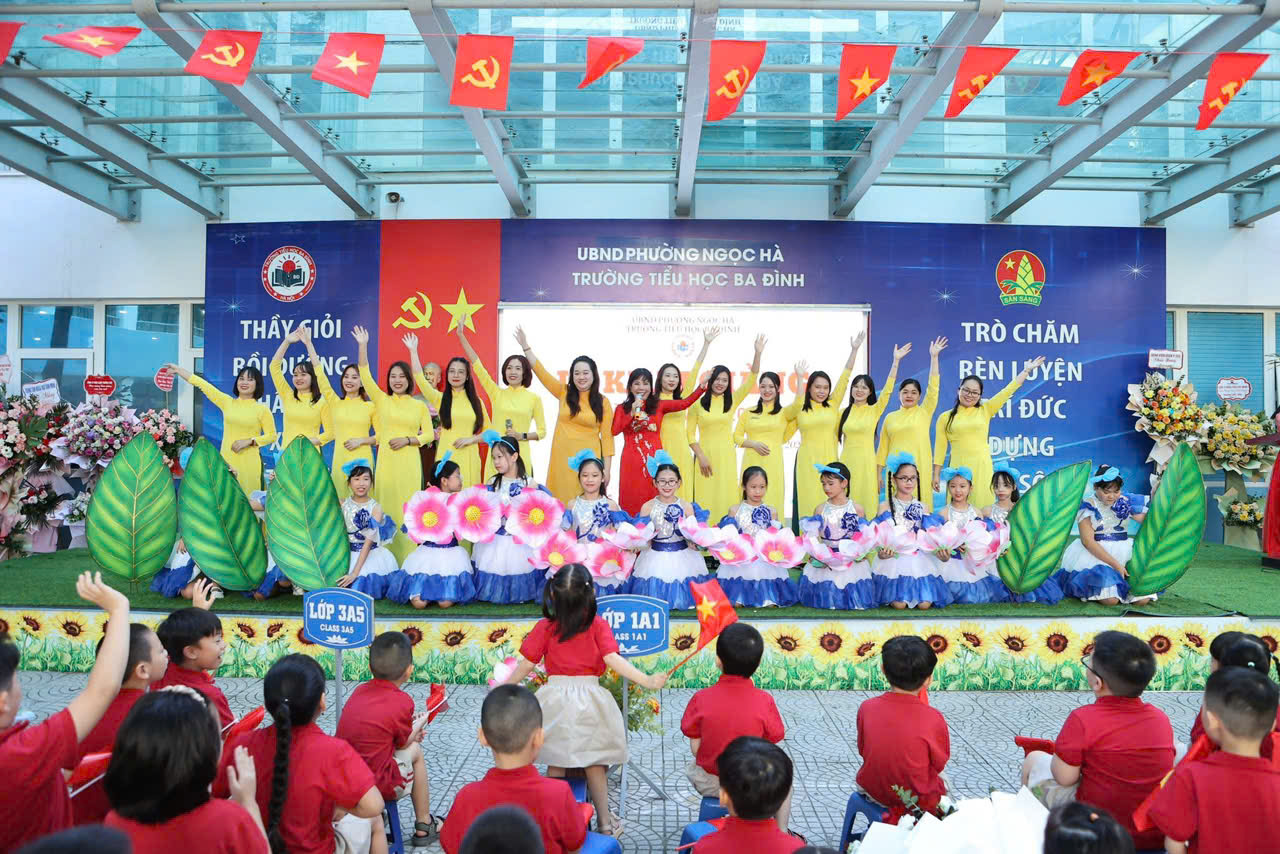 Kỷ niệm 80 năm truyền thống ngành Giáo dục và khai giảng năm học 2025–2026- Ảnh 11. Kỷ niệm 80 năm truyền thống ngành Giáo dục và khai giảng năm học 2025–2026- Ảnh 11.