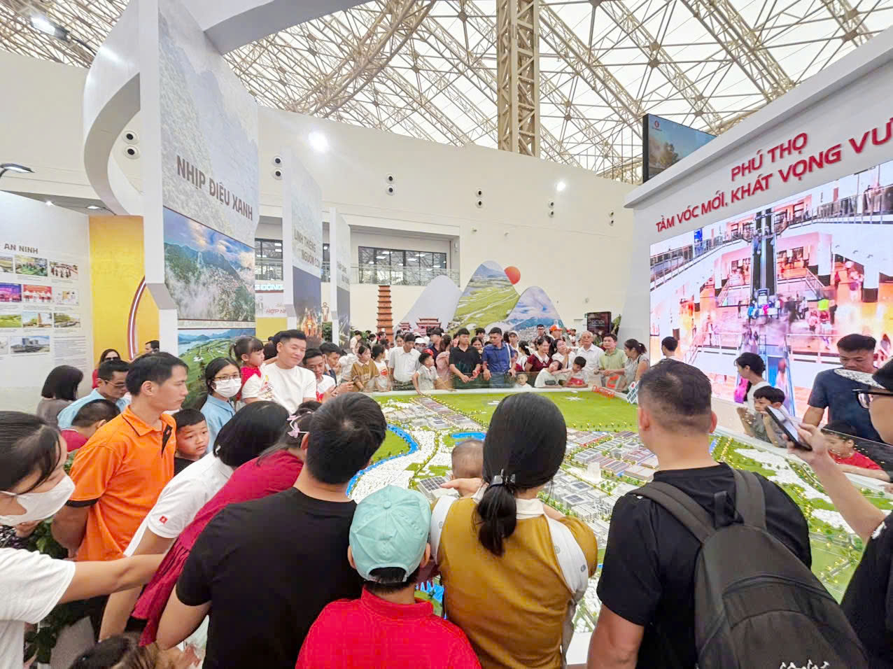 Tập đoàn CNCTech tham gia Triển lãm thành tựu đất nước 80 năm- Ảnh 1. Tập đoàn CNCTech tham gia Triển lãm thành tựu đất nước 80 năm- Ảnh 1.