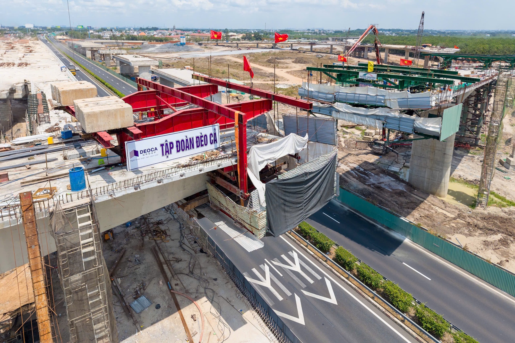 Phó Thủ tướng Trần Hồng Hà kiểm tra đột xuất siêu sân bay Long Thành trong ngày chủ nhật- Ảnh 4. Phó Thủ tướng Trần Hồng Hà kiểm tra đột xuất siêu sân bay Long Thành trong ngày chủ nhật- Ảnh 4.