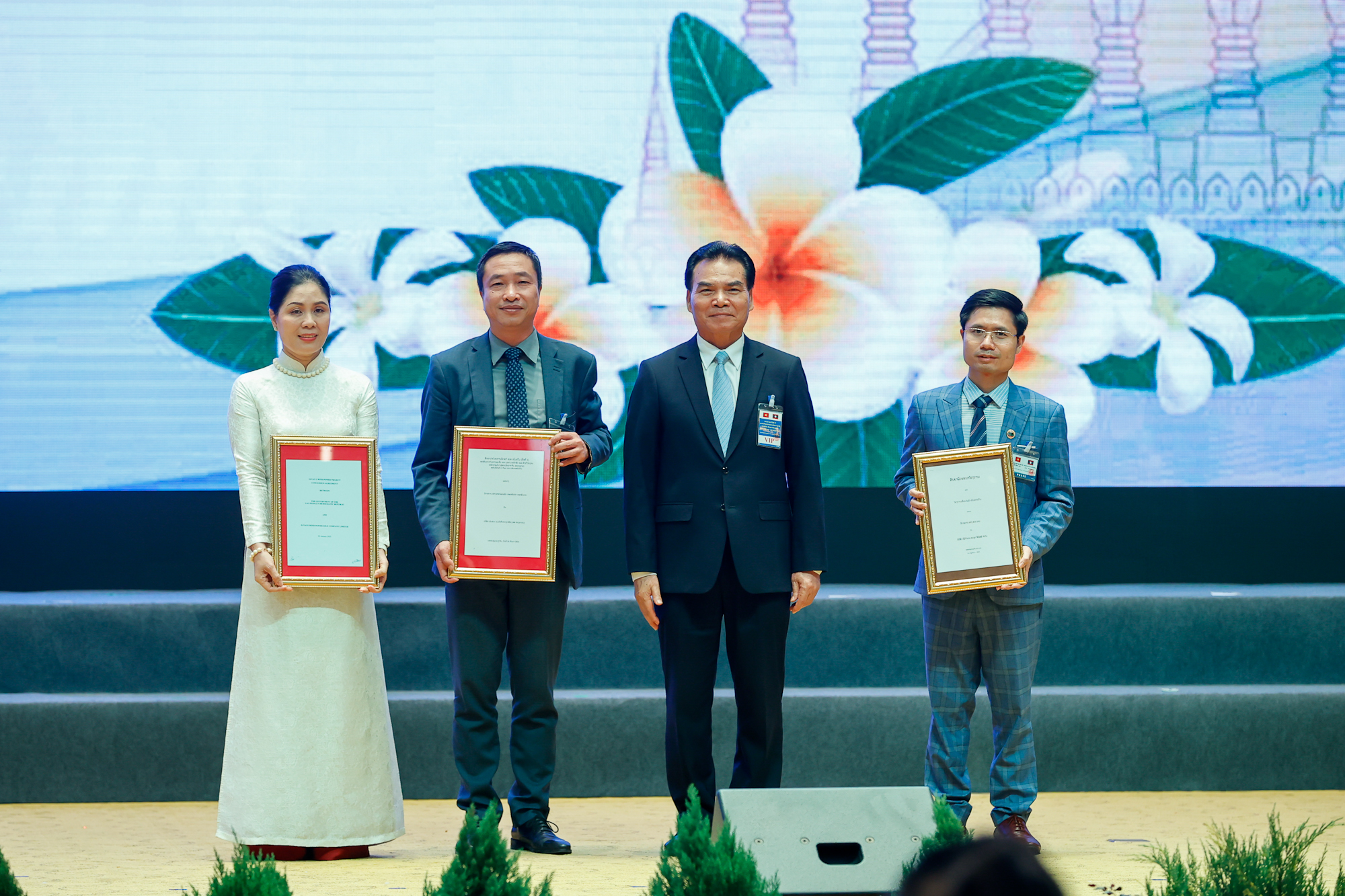 Thấy gì từ việc T&T Group thần tốc hoàn thành đường truyền tải điện từ Lào về Việt Nam?- Ảnh 4.