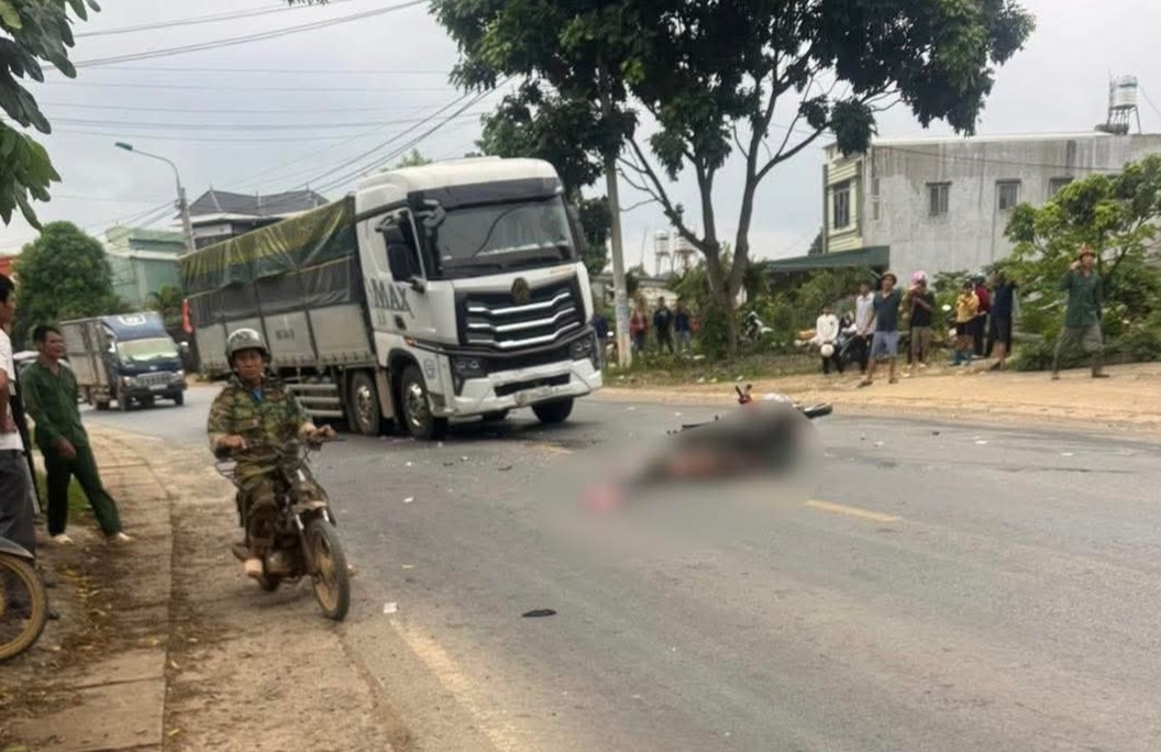 Xe máy đấu đầu xe tải trên QL6 qua Sơn La khiến 1 người tử vong- Ảnh 1.