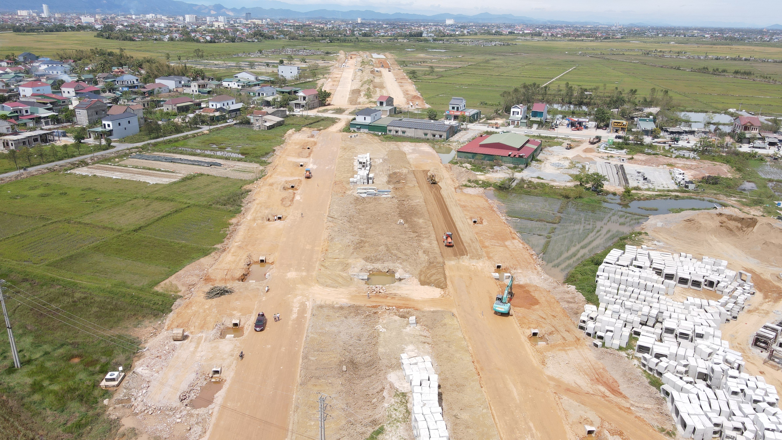 Dự án đường Xô Viết Nghệ Tĩnh kéo dài: Đẩy nhanh thi công, sớm gỡ nút thắt mặt bằng- Ảnh 1. Dự án đường Xô Viết Nghệ Tĩnh kéo dài: Đẩy nhanh thi công, sớm gỡ nút thắt mặt bằng- Ảnh 1.