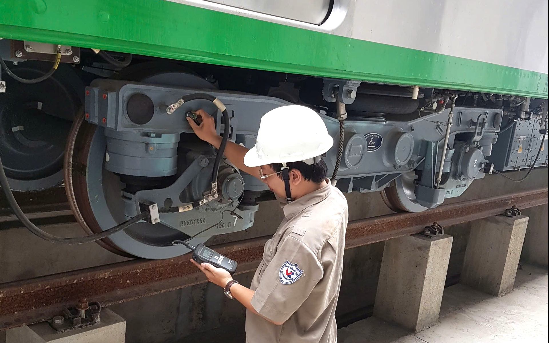 Doanh nghiệp hưởng lợi từ cải cách thủ tục kiểm định đường sắt- Ảnh 2. Doanh nghiệp hưởng lợi từ cải cách thủ tục kiểm định đường sắt- Ảnh 2.