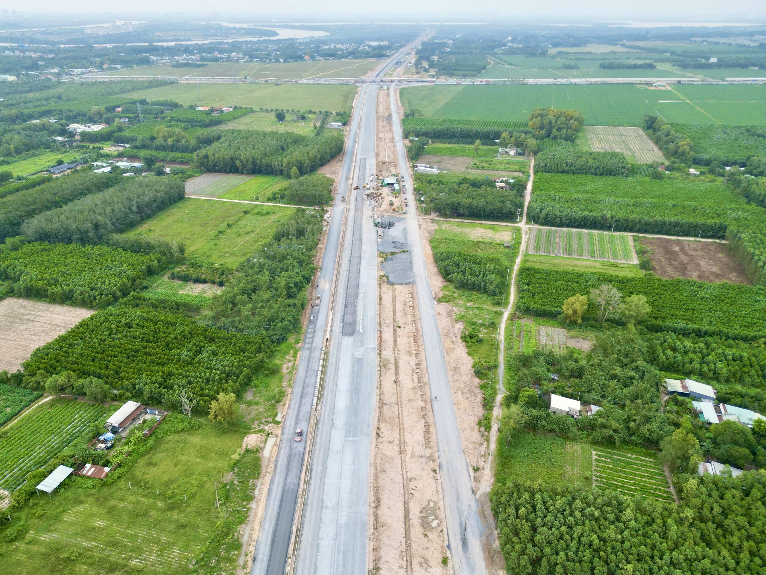 Vành đai 3 Đồng Nai tăng tốc thi công, nỗ lực thông xe kỹ thuật trước 19/12- Ảnh 13. Vành đai 3 Đồng Nai tăng tốc thi công, nỗ lực thông xe kỹ thuật trước 19/12- Ảnh 13.