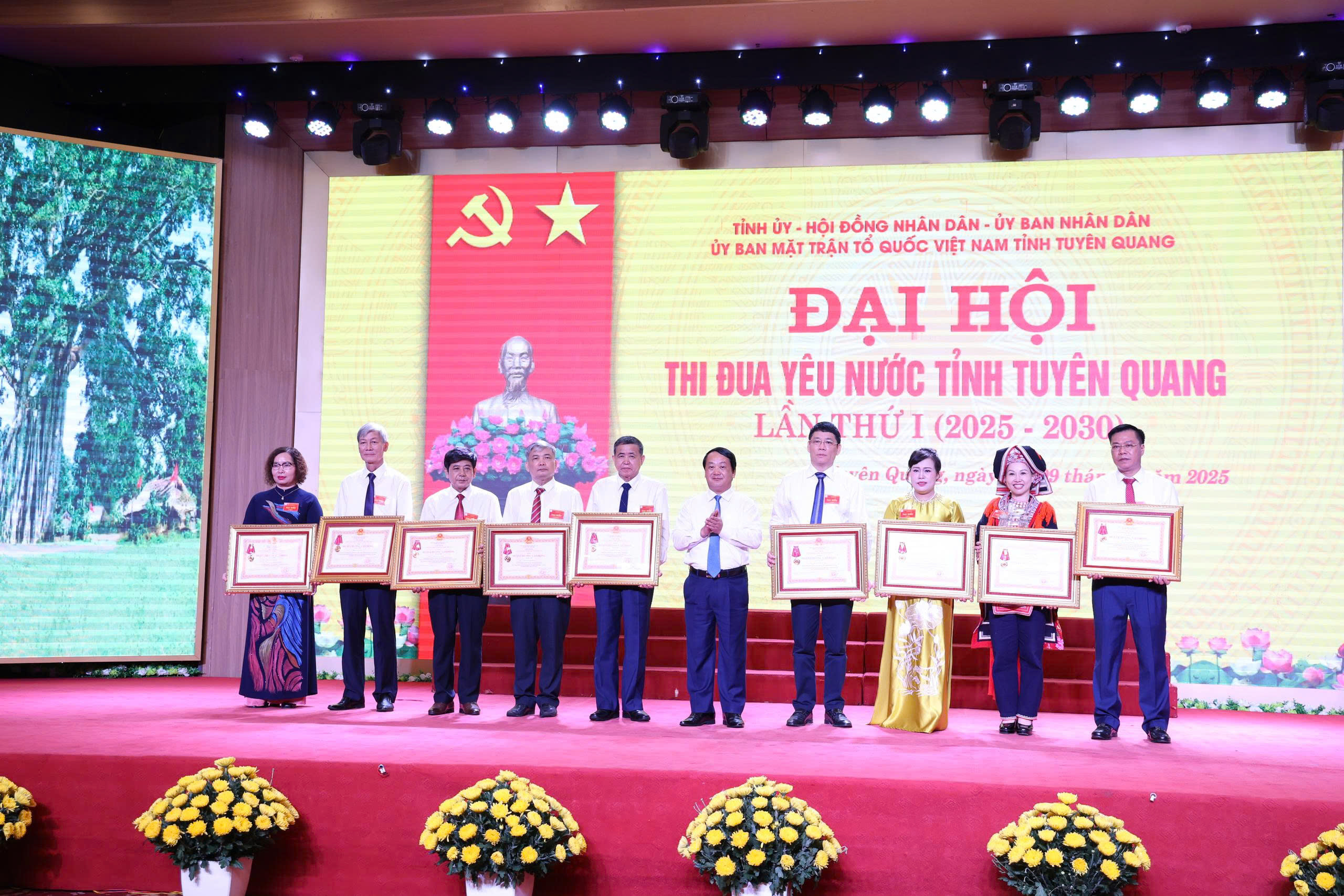 Tăng tốc xây dựng tỉnh Tuyên Quang phát triển nhanh, bền vững- Ảnh 3.