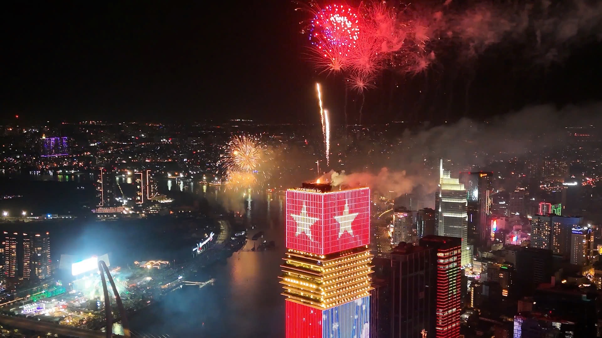 Saigon Marina IFC - Biểu tượng mới của TP.HCM rực rỡ công nghệ ánh sáng đón chào năm mới - Ảnh 1. Saigon Marina IFC - Biểu tượng mới của TP.HCM rực rỡ công nghệ ánh sáng đón chào năm mới - Ảnh 1.