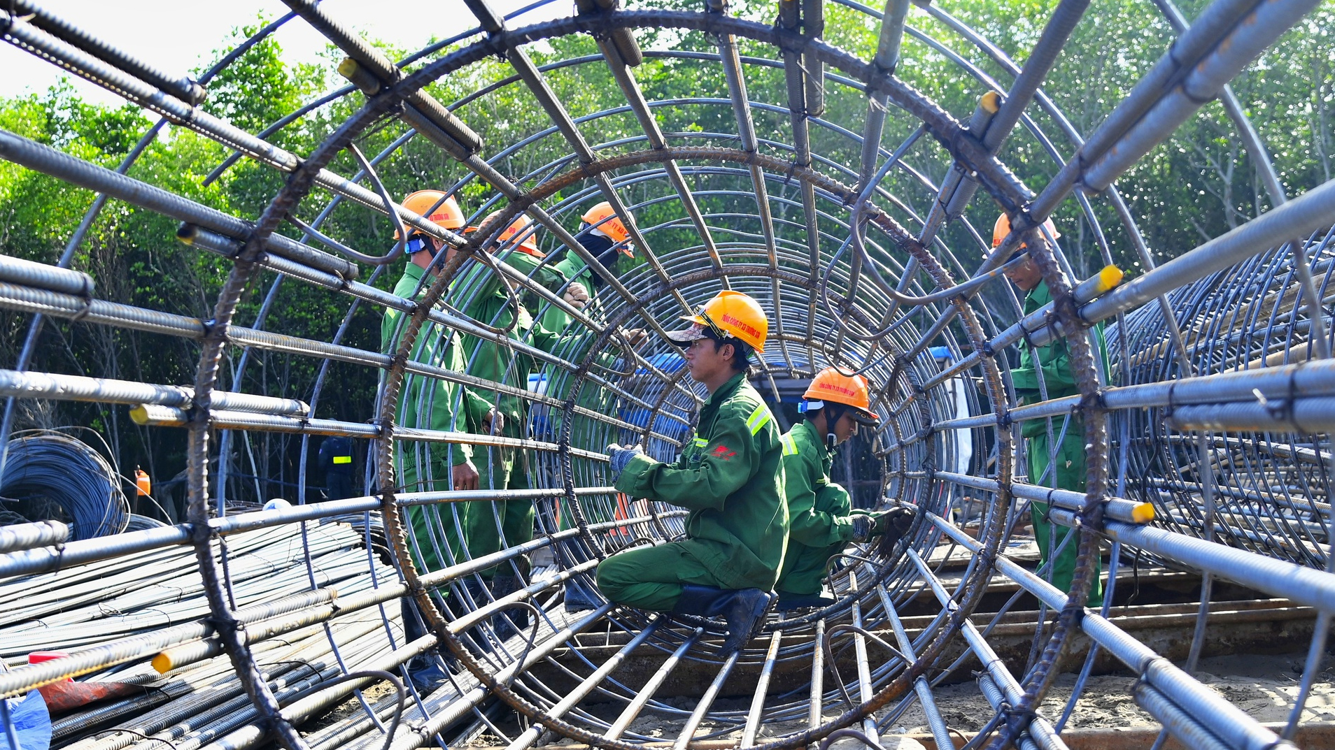 Hối hả thi c&ocirc;ng cao tốc C&agrave; Mau - Đất Mũi xuy&ecirc;n Tết- Ảnh 8.