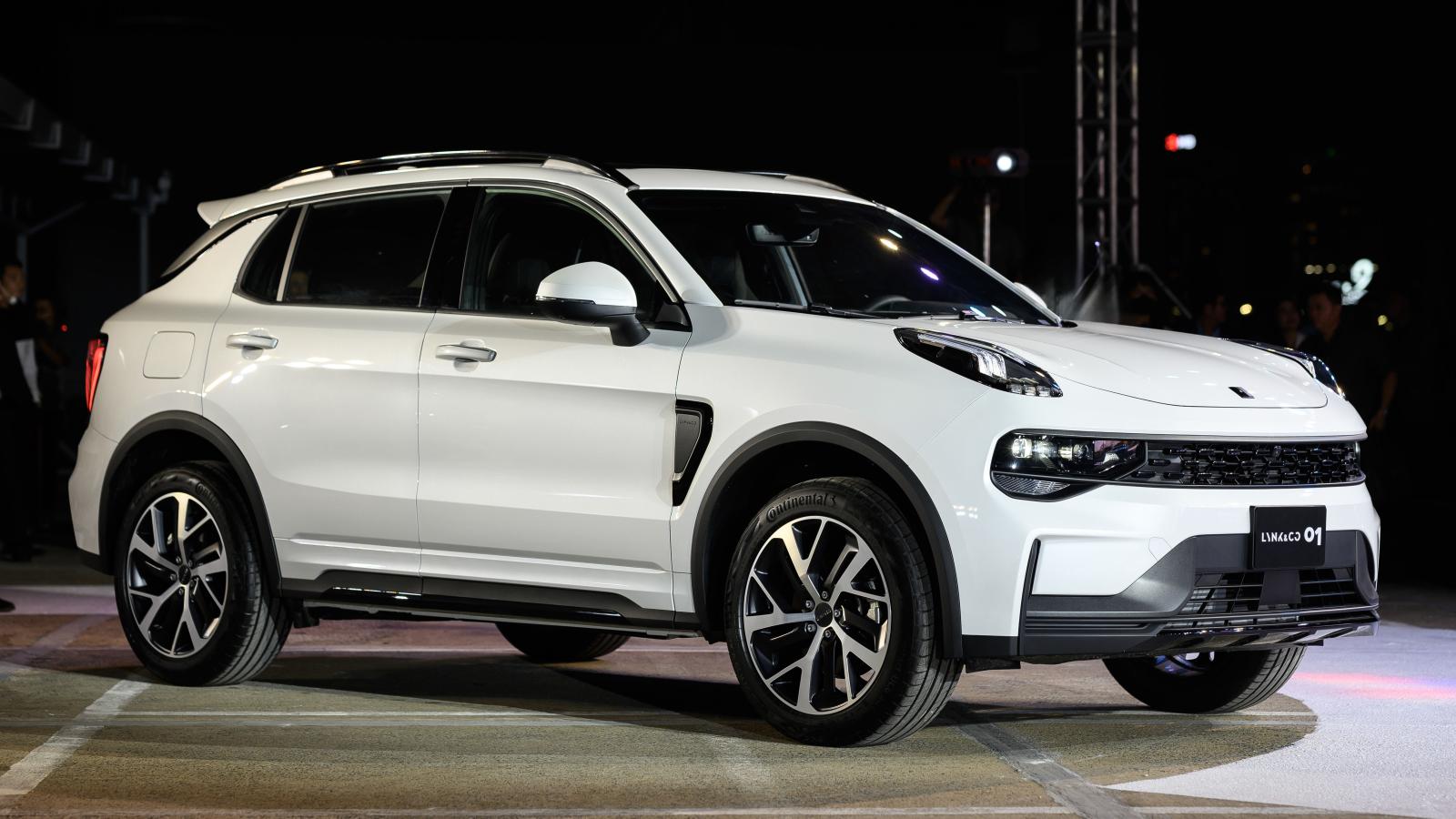 Những mẫu xe gầm cao tầm giá 800 triệu đồng- Ảnh 3. Những mẫu xe gầm cao tầm giá 800 triệu đồng- Ảnh 3.