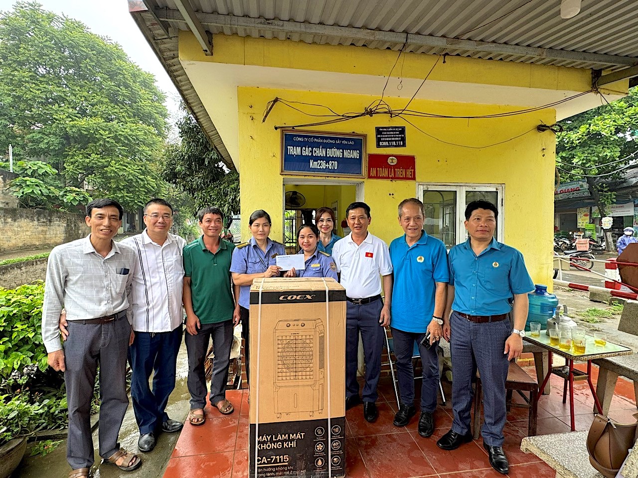 Chăm lo an sinh, cải thiện điều kiện làm việc cho công nhân đường sắt- Ảnh 1. Chăm lo an sinh, cải thiện điều kiện làm việc cho công nhân đường sắt- Ảnh 1.