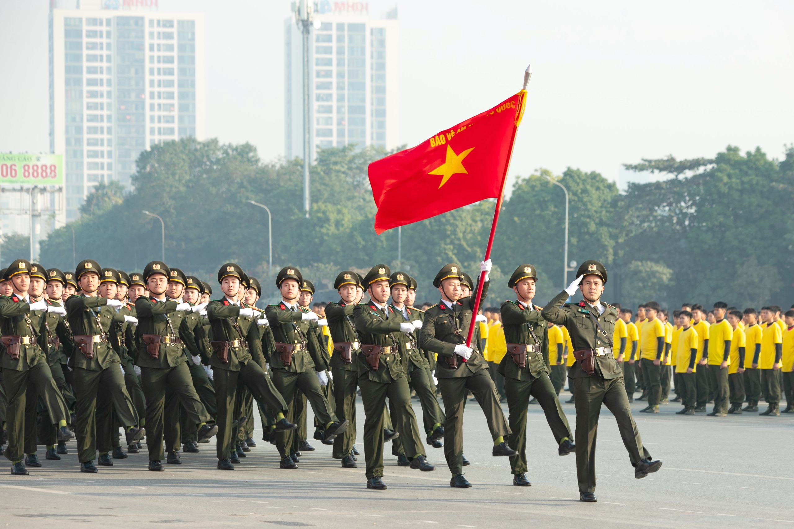 Công an trình diễn sức mạnh, phương tiện hiện đại tại lễ xuất quân bảo vệ Đại hội Đảng- Ảnh 9. Công an trình diễn sức mạnh, phương tiện hiện đại tại lễ xuất quân bảo vệ Đại hội Đảng- Ảnh 9.