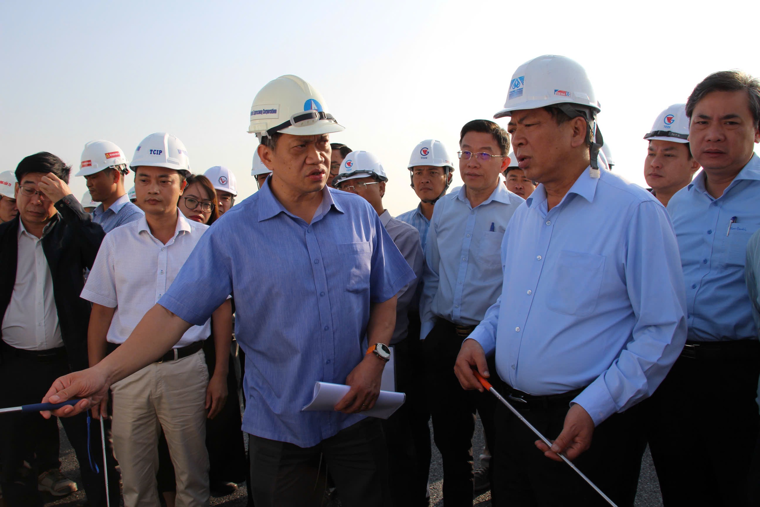 Bộ trưởng Trần Hồng Minh kiểm tra dự án phía Nam: Không đánh đổi chất lượng lấy tiến độ- Ảnh 5. Bộ trưởng Trần Hồng Minh kiểm tra dự án phía Nam: Không đánh đổi chất lượng lấy tiến độ- Ảnh 5.