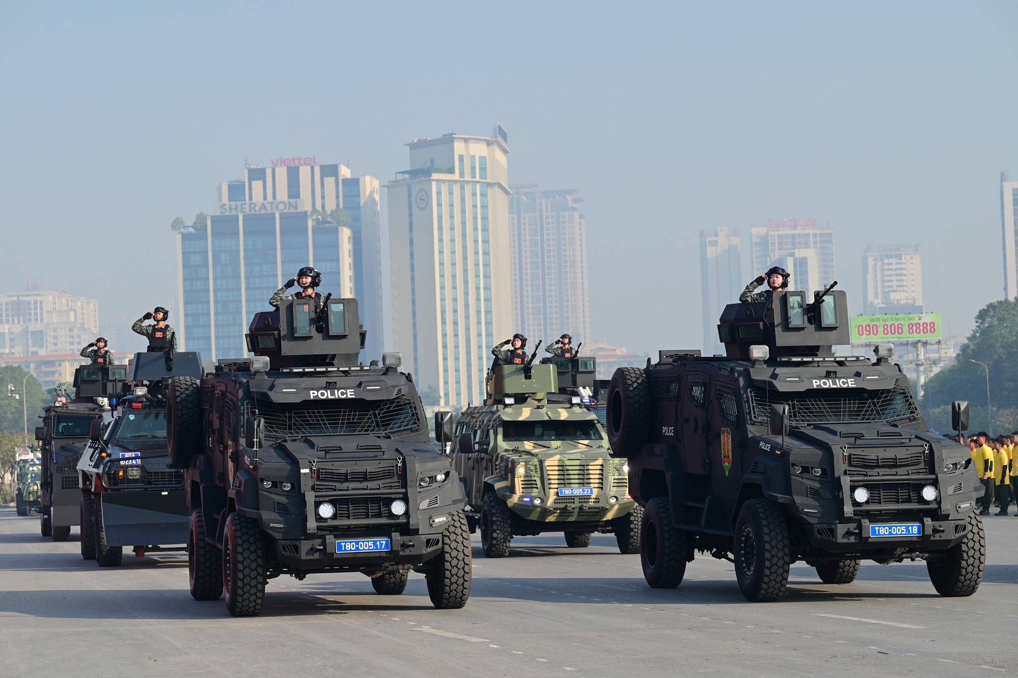 Công an trình diễn sức mạnh, phương tiện hiện đại tại lễ xuất quân bảo vệ Đại hội Đảng- Ảnh 16. Công an trình diễn sức mạnh, phương tiện hiện đại tại lễ xuất quân bảo vệ Đại hội Đảng- Ảnh 16.