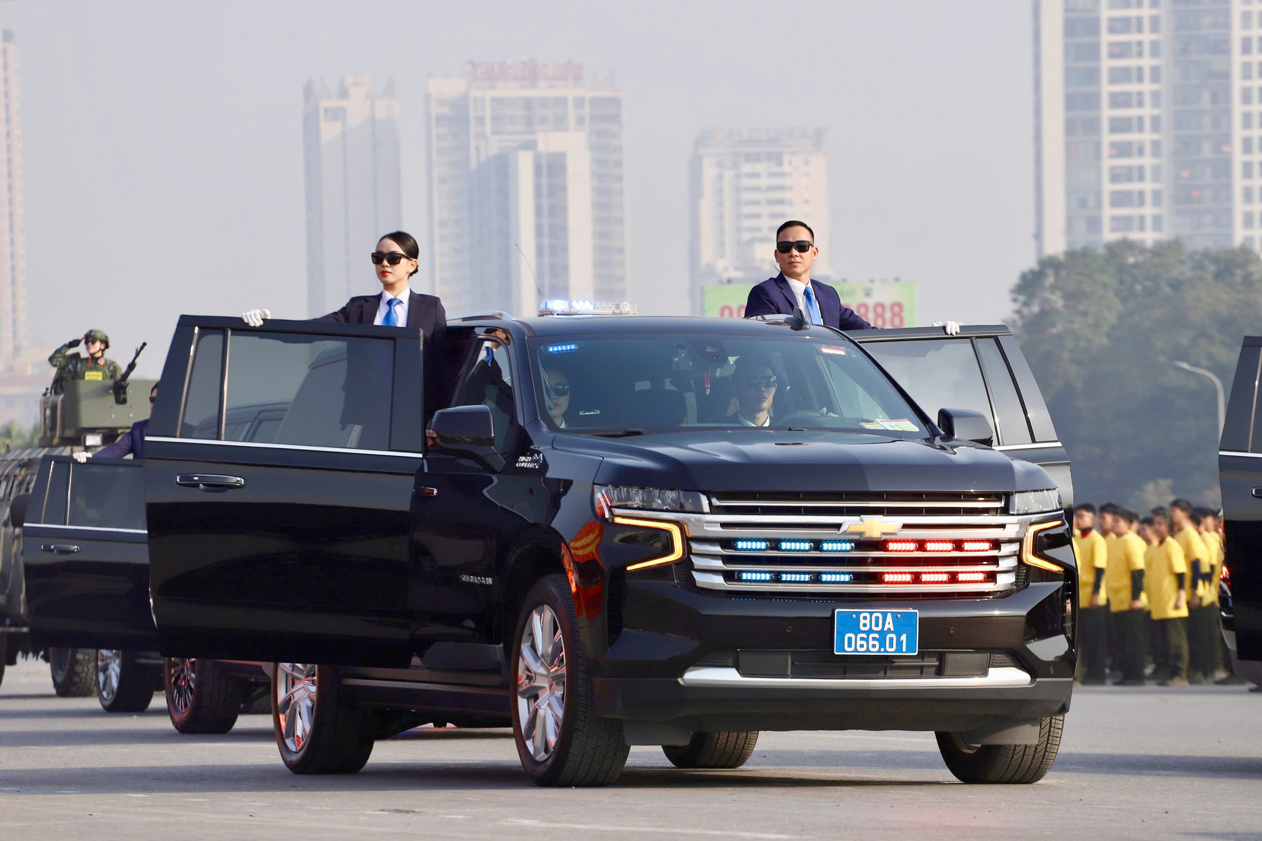 Công an trình diễn sức mạnh, phương tiện hiện đại tại lễ xuất quân bảo vệ Đại hội Đảng- Ảnh 15. Công an trình diễn sức mạnh, phương tiện hiện đại tại lễ xuất quân bảo vệ Đại hội Đảng- Ảnh 15.