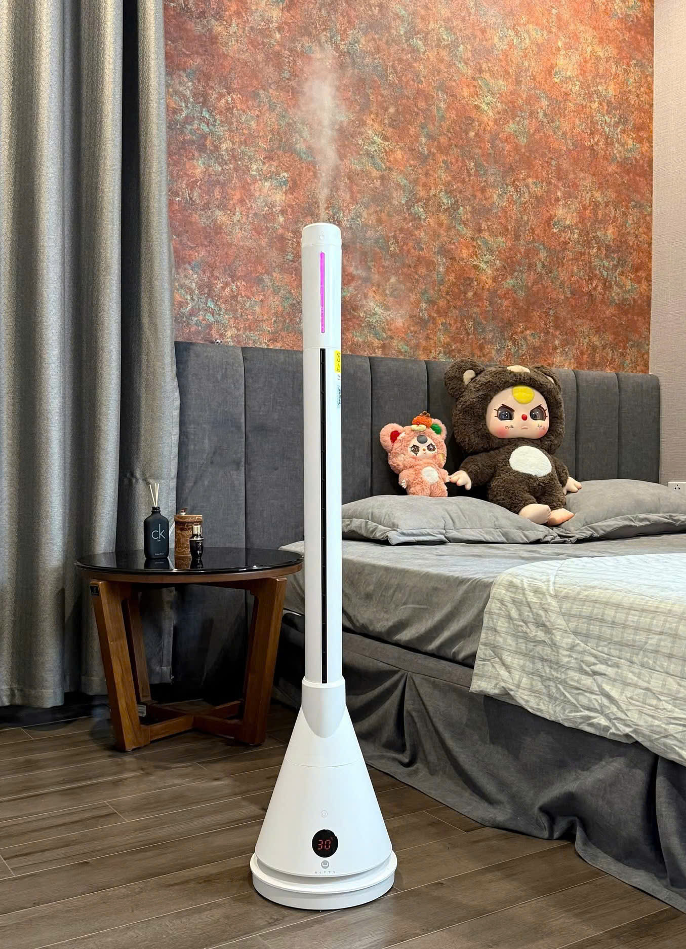 "Săn" máy sưởi chống rét, bảo vệ sức khỏe- Ảnh 2. "Săn" máy sưởi chống rét, bảo vệ sức khỏe- Ảnh 2.