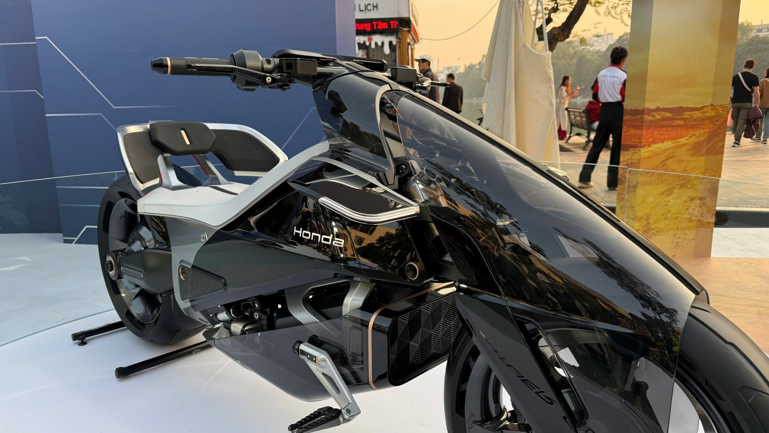 Loạt xe điện độc lạ lần đầu xuất hiện tại Việt Nam- Ảnh 3. Loạt xe điện độc lạ lần đầu xuất hiện tại Việt Nam- Ảnh 3.