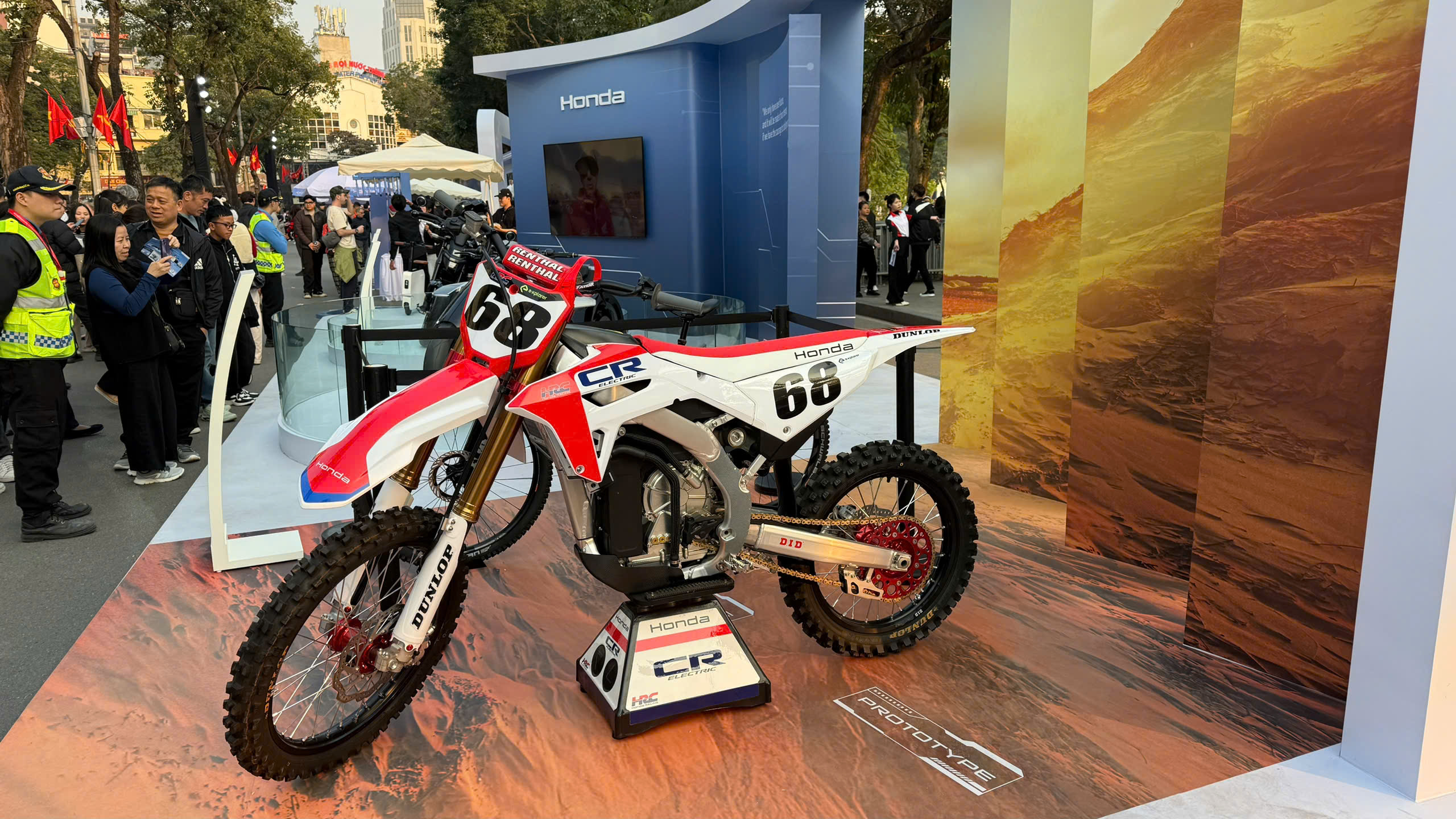 Loạt xe điện độc lạ lần đầu xuất hiện tại Việt Nam- Ảnh 4. Loạt xe điện độc lạ lần đầu xuất hiện tại Việt Nam- Ảnh 4.