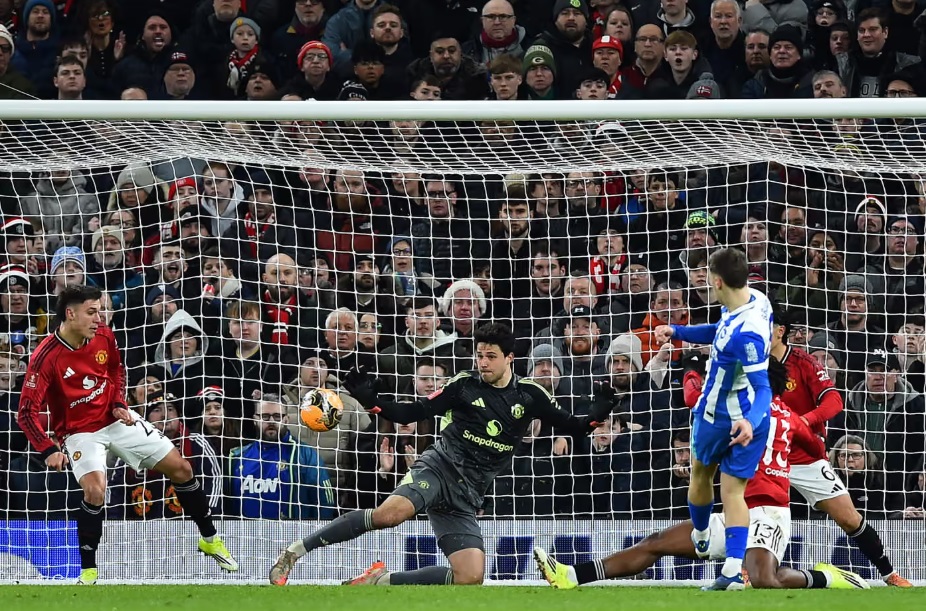 Thi đấu bạc nhược, MU bị Brighton loại khỏi FA Cup- Ảnh 1.