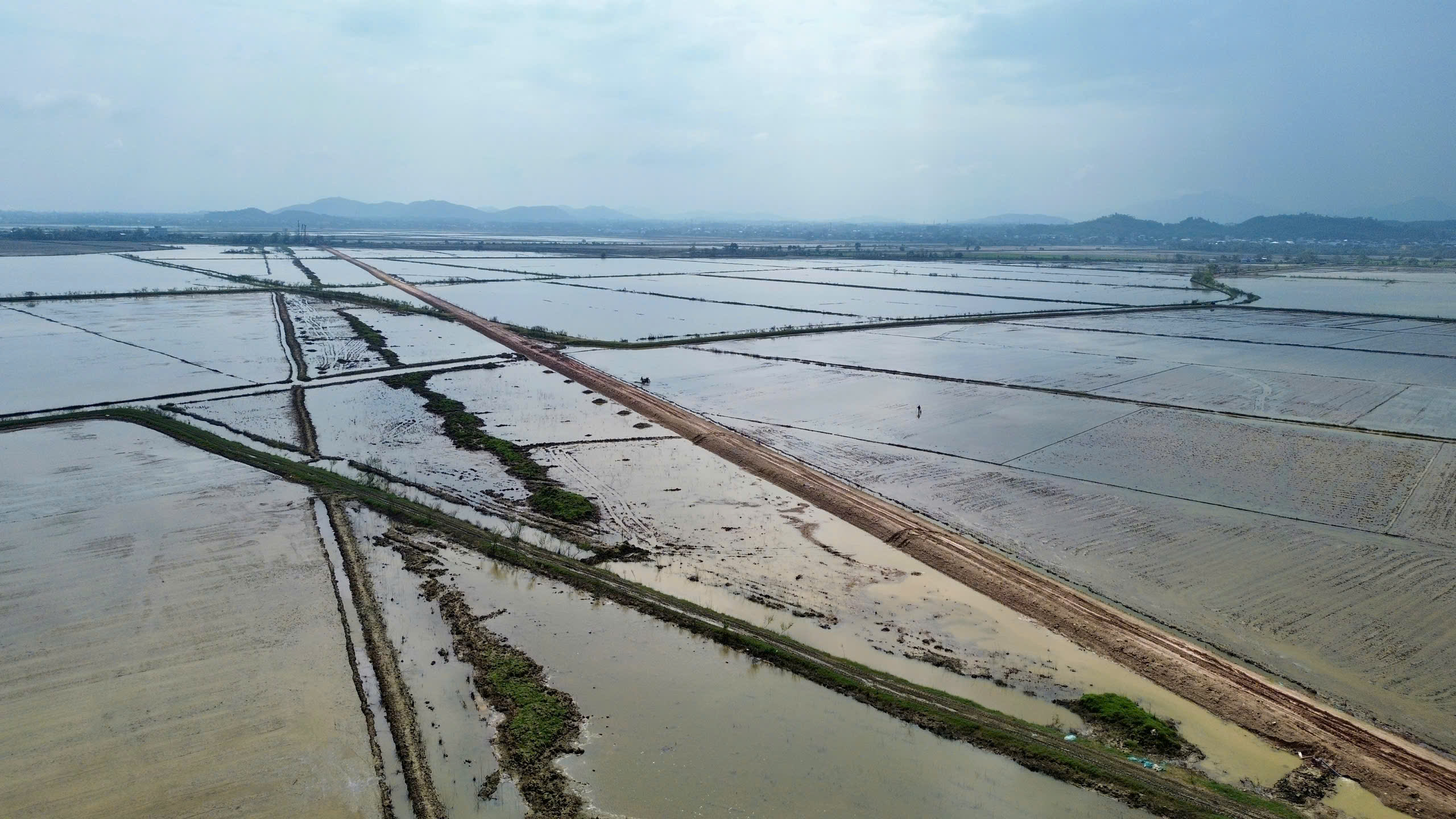 Ngổn ngang c&ocirc;ng trường dự &aacute;n đường 1.100 tỷ đồng ở Huế- Ảnh 16.