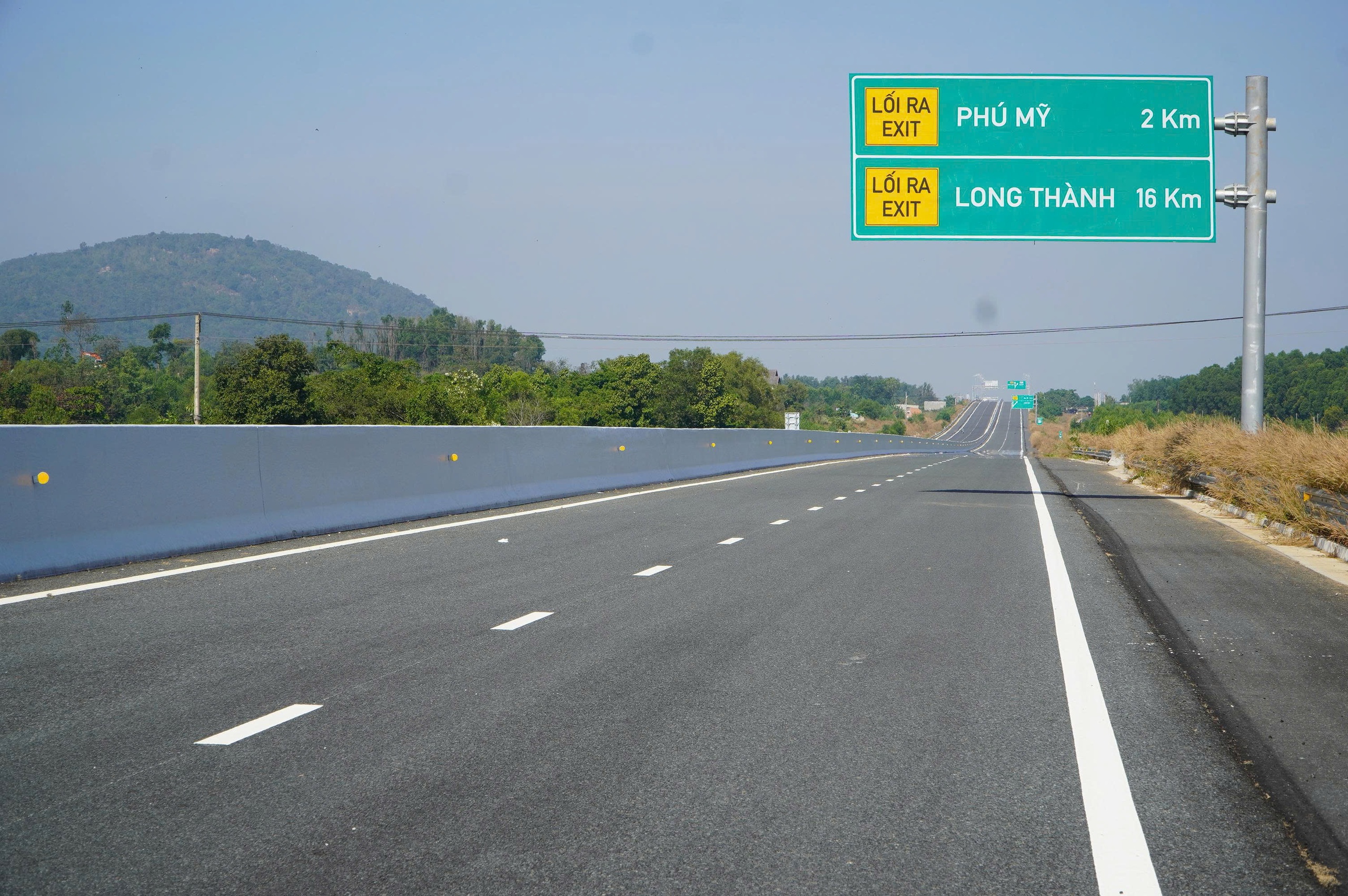 Đua nước r&uacute;t để kịp th&ocirc;ng xe 35km cao tốc Bi&ecirc;n H&ograve;a - Vũng T&agrave;u trước Tết- Ảnh 17.