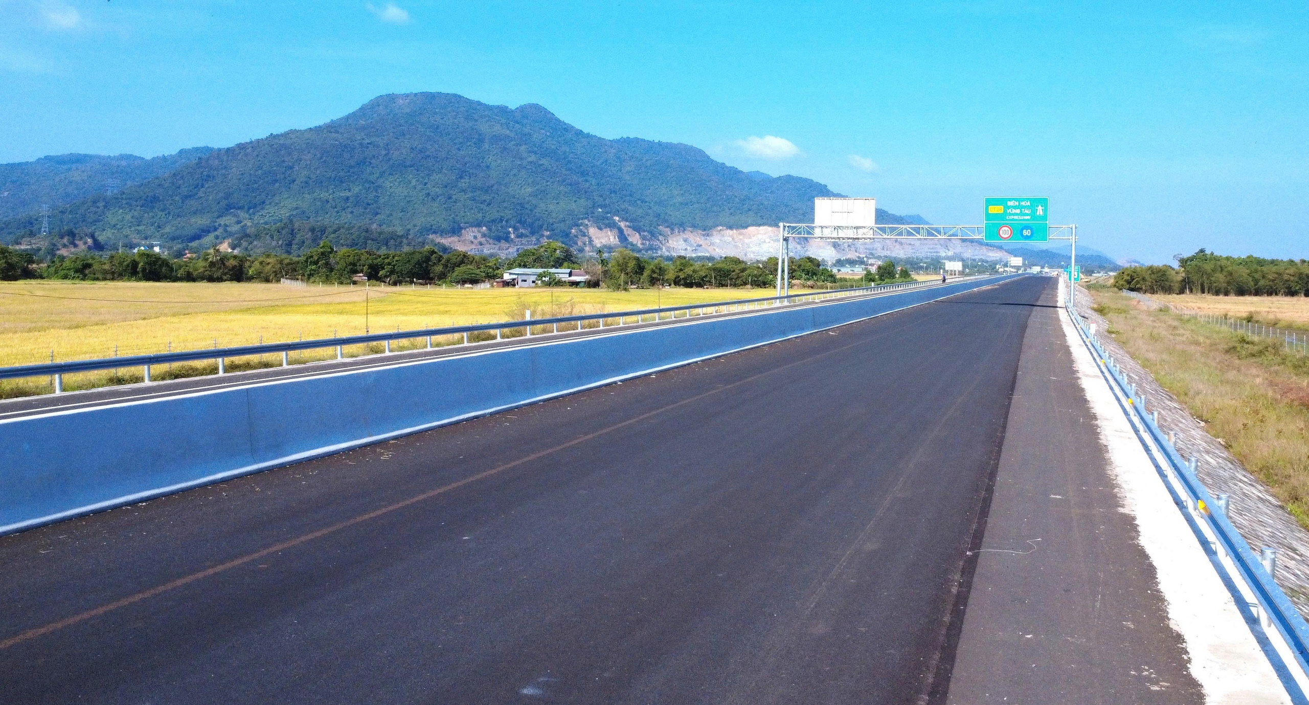 Đua nước r&uacute;t để kịp th&ocirc;ng xe 35km cao tốc Bi&ecirc;n H&ograve;a - Vũng T&agrave;u trước Tết- Ảnh 16.