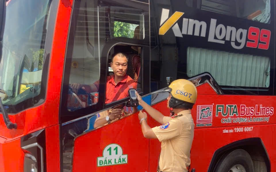 TP.HCM siết chặt kiểm so&aacute;t hoạt động vận tải h&agrave;nh kh&aacute;ch dịp Tết Nguy&ecirc;n đ&aacute;n