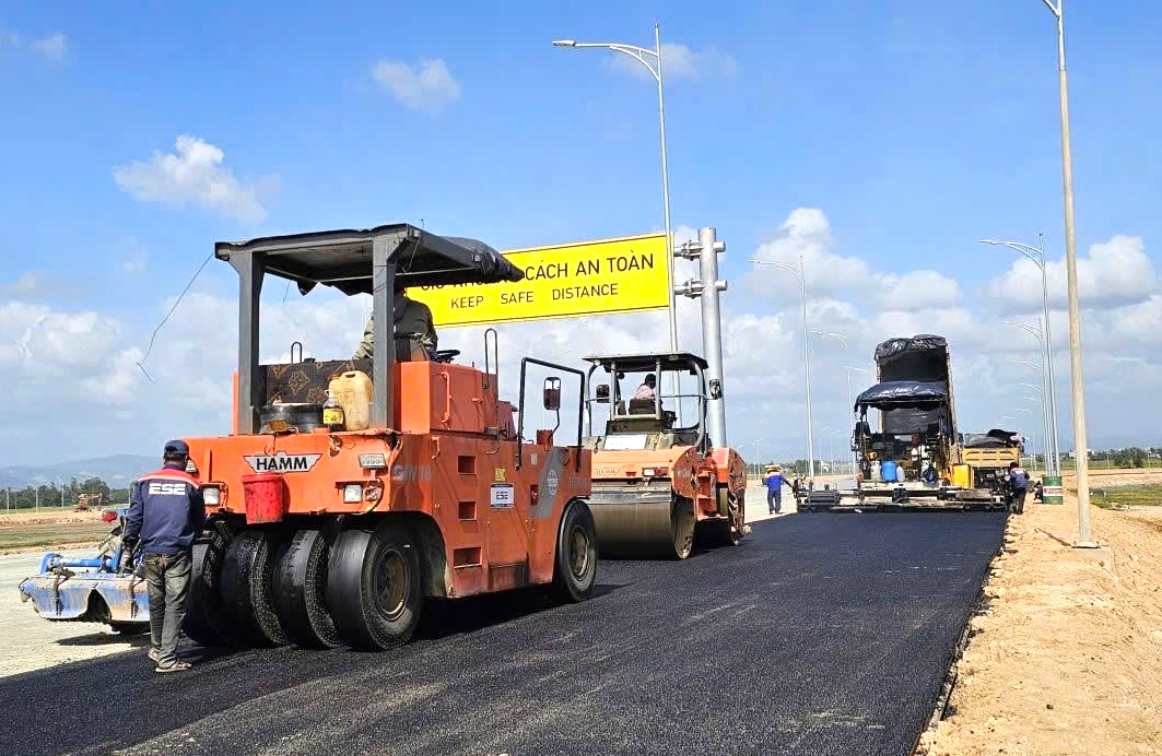 Bộ trưởng Trần Hồng Minh: Th&ocirc;ng xe cao tốc Ch&iacute; Thạnh - V&acirc;n Phong trước tết Nguy&ecirc;n đ&aacute;n 2026- Ảnh 5.