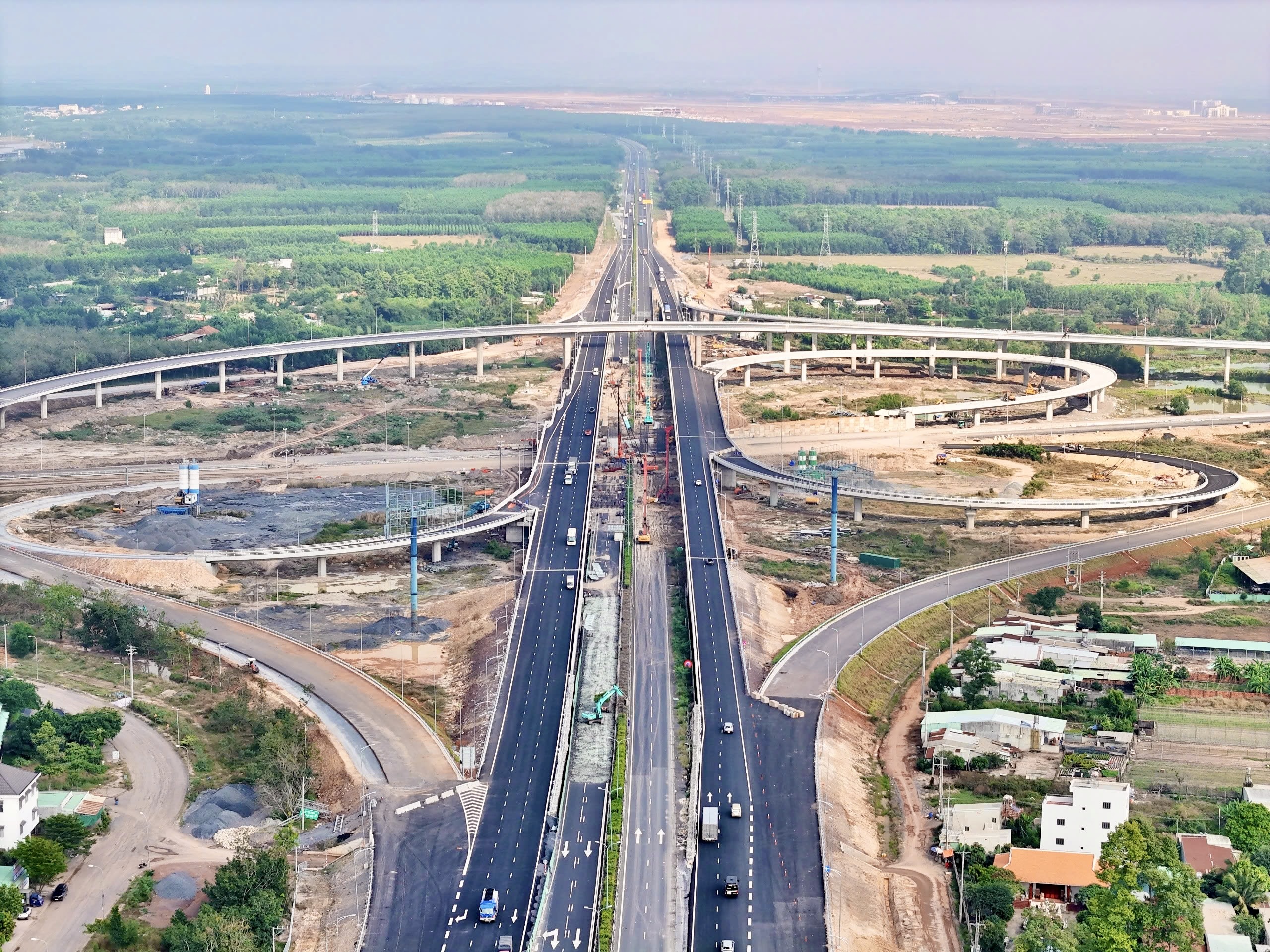 Đua nước r&uacute;t để kịp th&ocirc;ng xe 35km cao tốc Bi&ecirc;n H&ograve;a - Vũng T&agrave;u trước Tết- Ảnh 11.