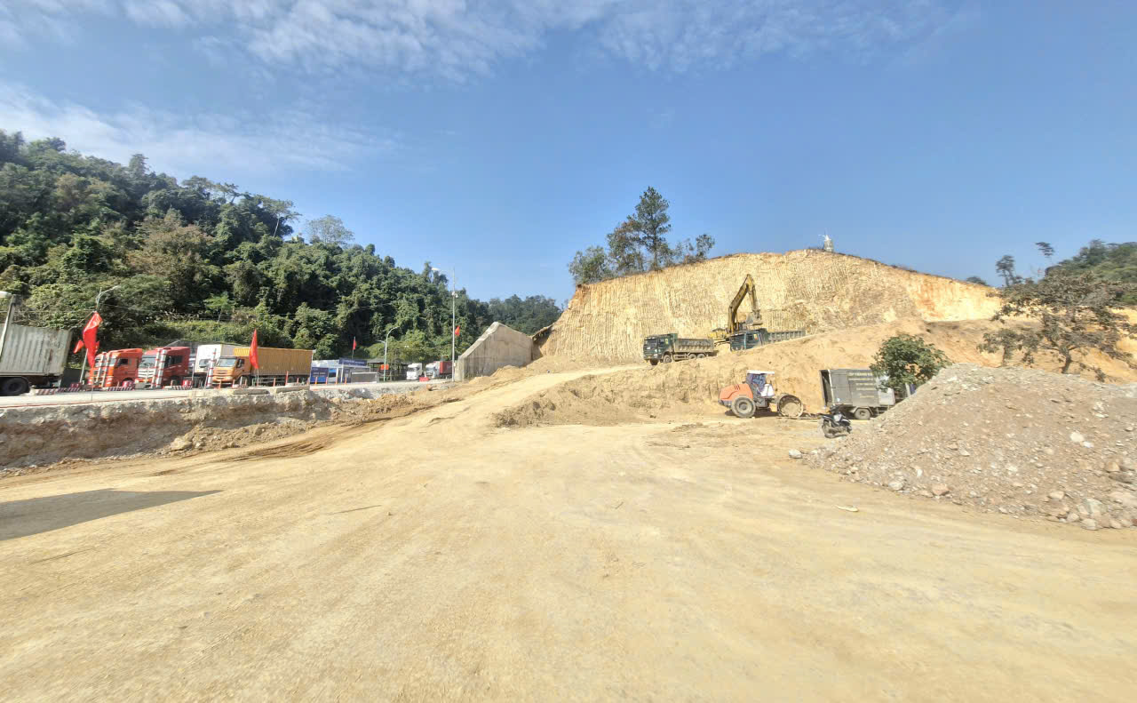 Lạng Sơn: Bảo đảm mục ti&ecirc;u đưa cửa khẩu th&ocirc;ng minh v&agrave;o hoạt động từ qu&yacute; II/2026- Ảnh 3.