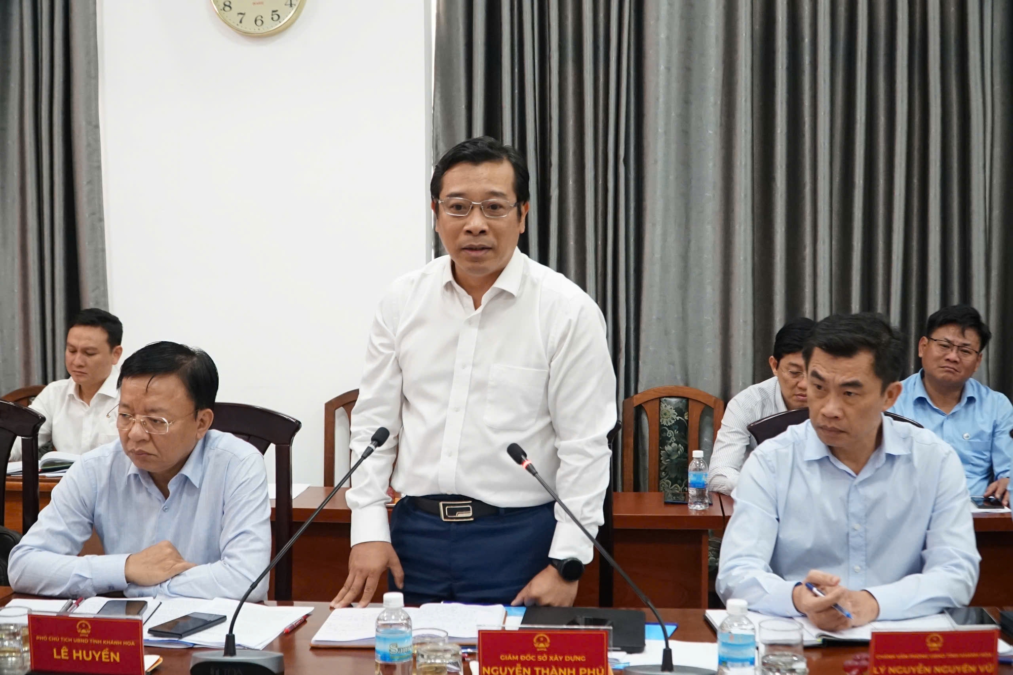 Bộ trưởng Trần Hồng Minh c&ugrave;ng Kh&aacute;nh H&ograve;a th&aacute;o gỡ vướng mắc quy hoạch, ph&aacute;t triển hạ tầng- Ảnh 4.