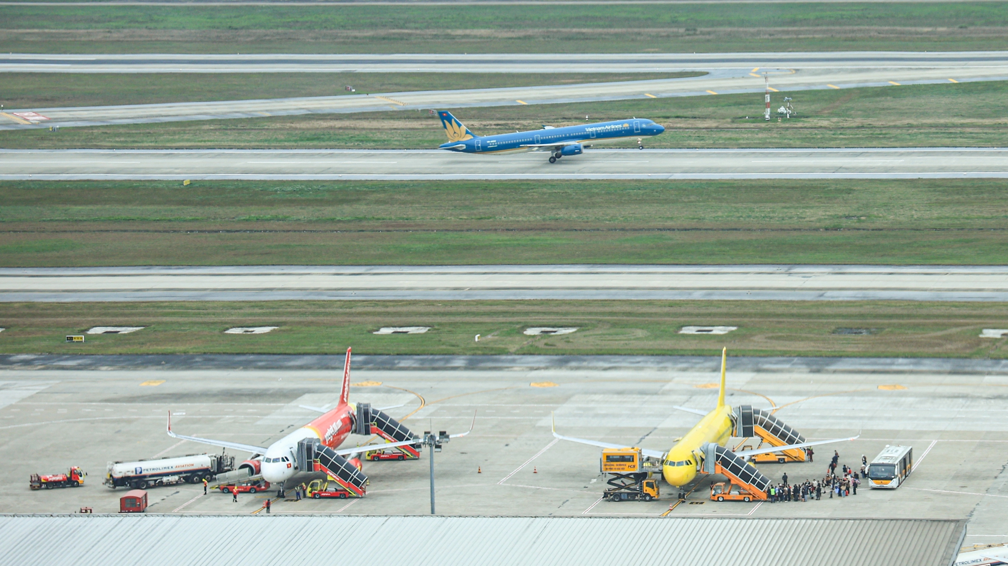 Luật mới mở &ldquo;c&aacute;nh cửa&rdquo; lớn cho x&atilde; hội h&oacute;a hạ tầng h&agrave;ng kh&ocirc;ng- Ảnh 1.