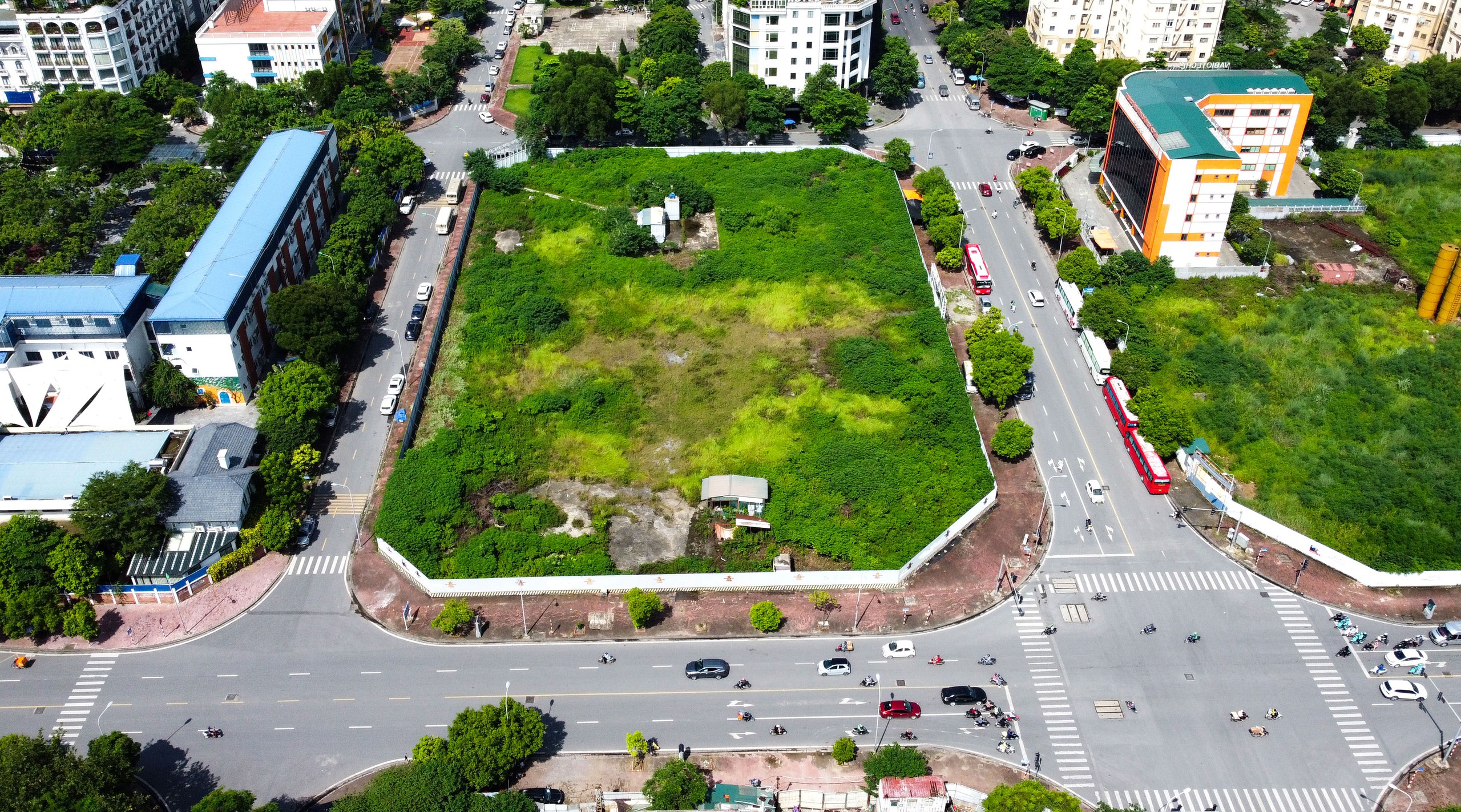 Cương quyết thu hồi đất bỏ hoang, sử dụng sai mục đích, lãng phí- Ảnh 1. Cương quyết thu hồi đất bỏ hoang, sử dụng sai mục đích, lãng phí- Ảnh 1.