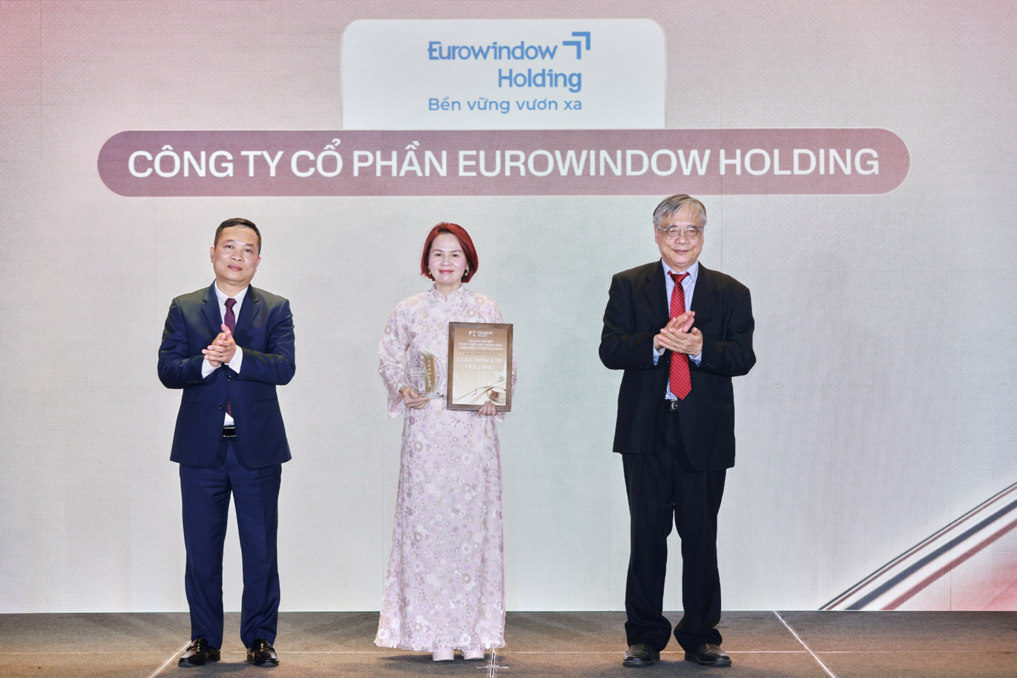 Doanh nghiệp, doanh nhân bất động sản "chiếm sóng" lễ vinh danh Fchoice 2026- Ảnh 9. Doanh nghiệp, doanh nhân bất động sản "chiếm sóng" lễ vinh danh Fchoice 2026- Ảnh 9.