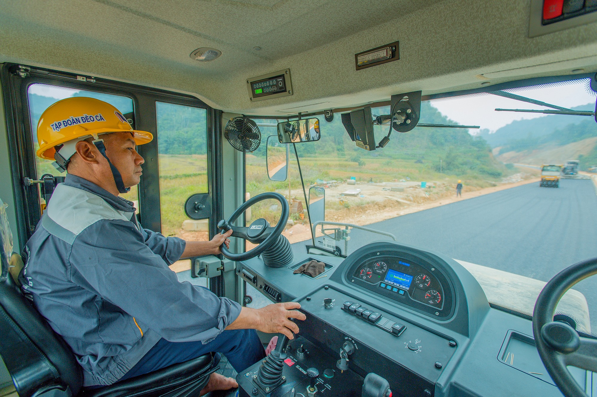Cao tốc Đồng Đăng - Trà Lĩnh: Con đường của lòng dân- Ảnh 2. Cao tốc Đồng Đăng - Trà Lĩnh: Con đường của lòng dân- Ảnh 2.