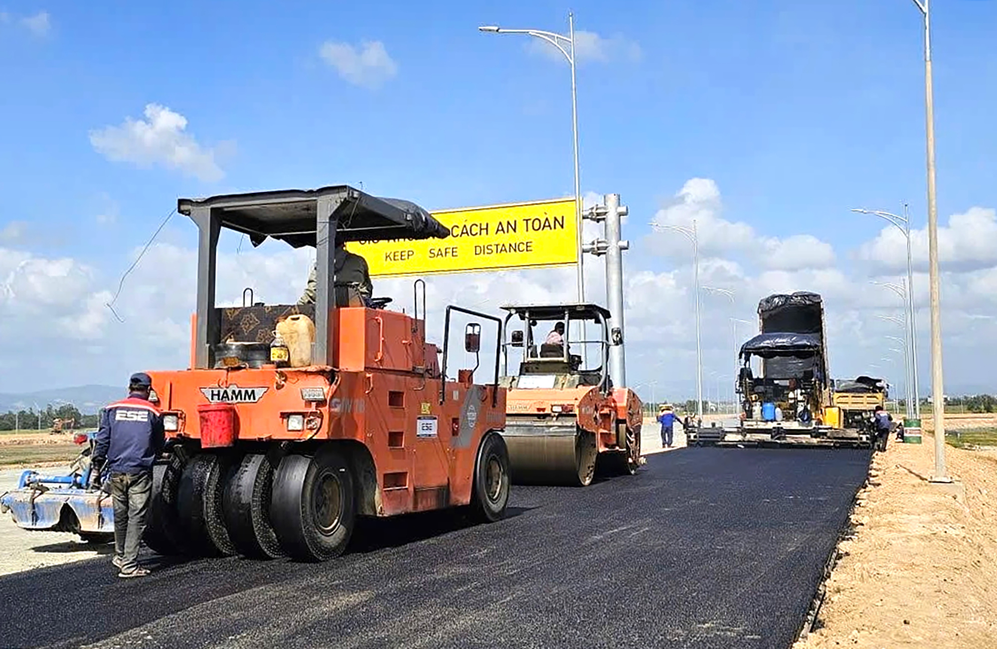 L&agrave;m xuy&ecirc;n ng&agrave;y đ&ecirc;m đưa 5 tuyến cao tốc về đ&iacute;ch trước Tết- Ảnh 1.