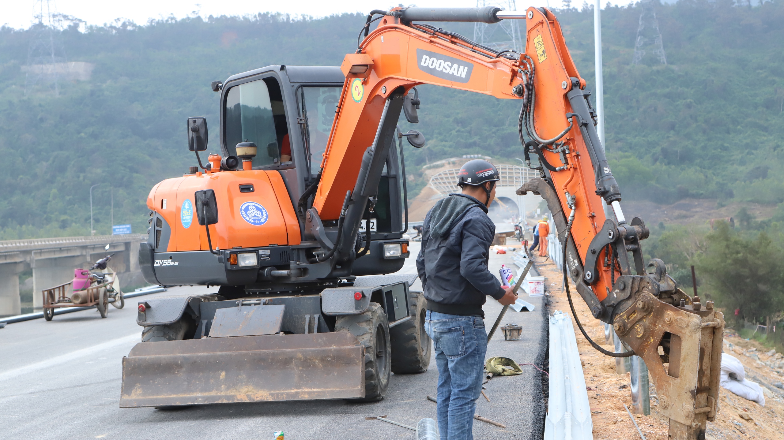 Thông xe hầm Đèo Ngang thứ hai ngay trong tháng 1- Ảnh 13. Thông xe hầm Đèo Ngang thứ hai ngay trong tháng 1- Ảnh 13.