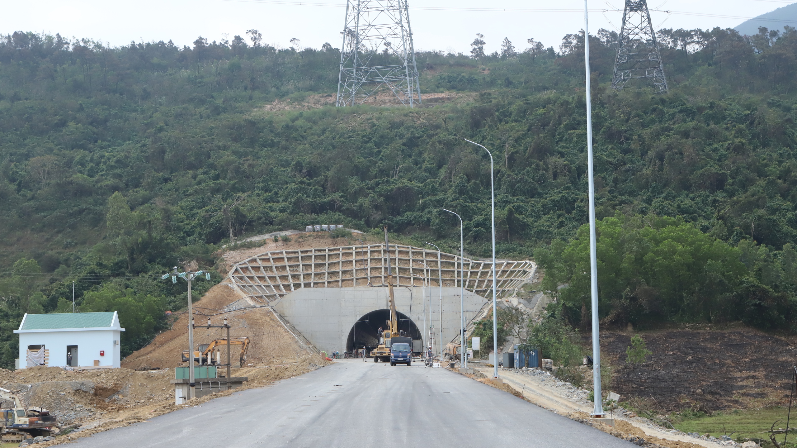 Thông xe hầm Đèo Ngang thứ hai ngay trong tháng 1- Ảnh 6. Thông xe hầm Đèo Ngang thứ hai ngay trong tháng 1- Ảnh 6.