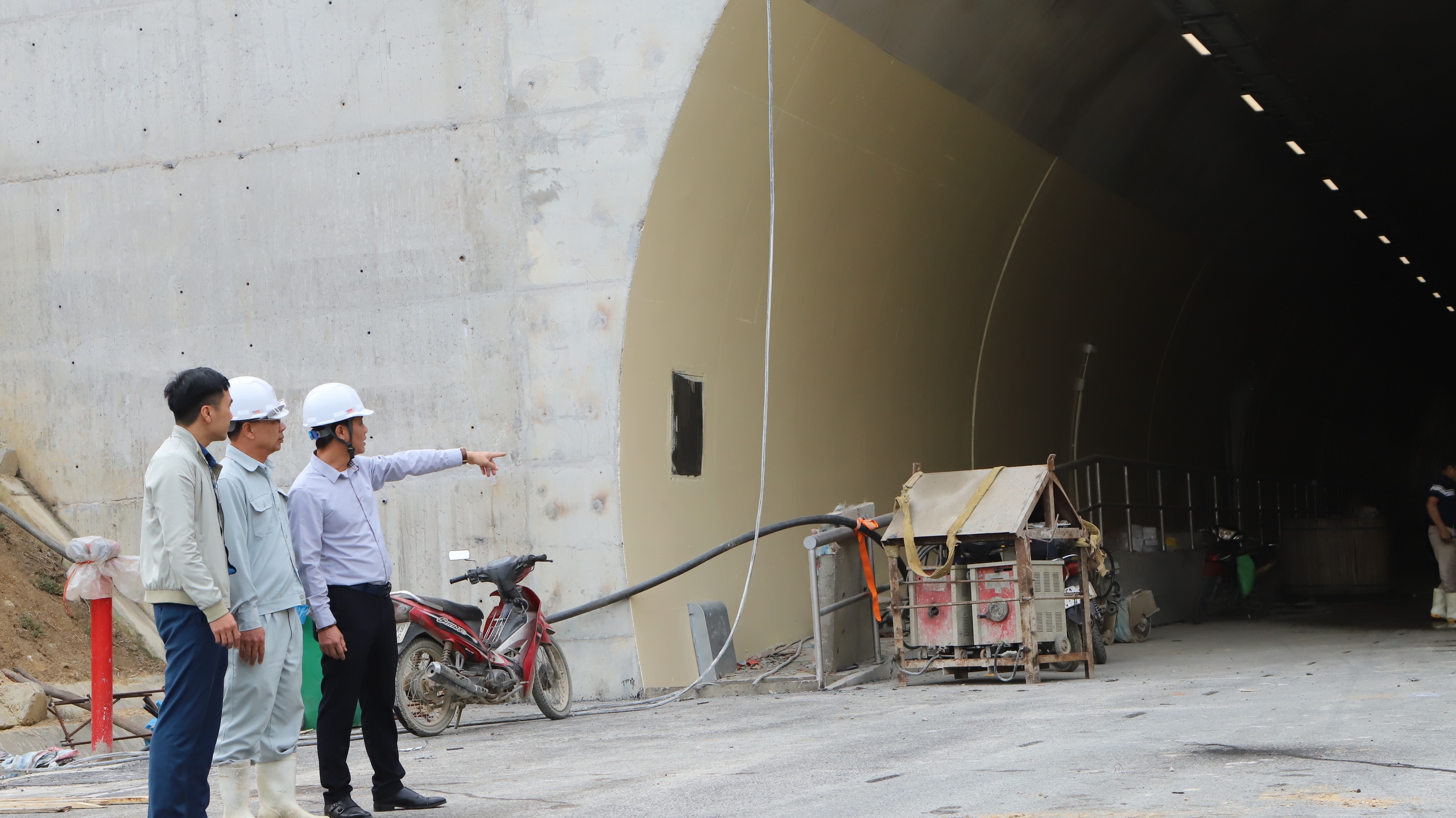 Thông xe hầm Đèo Ngang thứ hai ngay trong tháng 1- Ảnh 7. Thông xe hầm Đèo Ngang thứ hai ngay trong tháng 1- Ảnh 7.